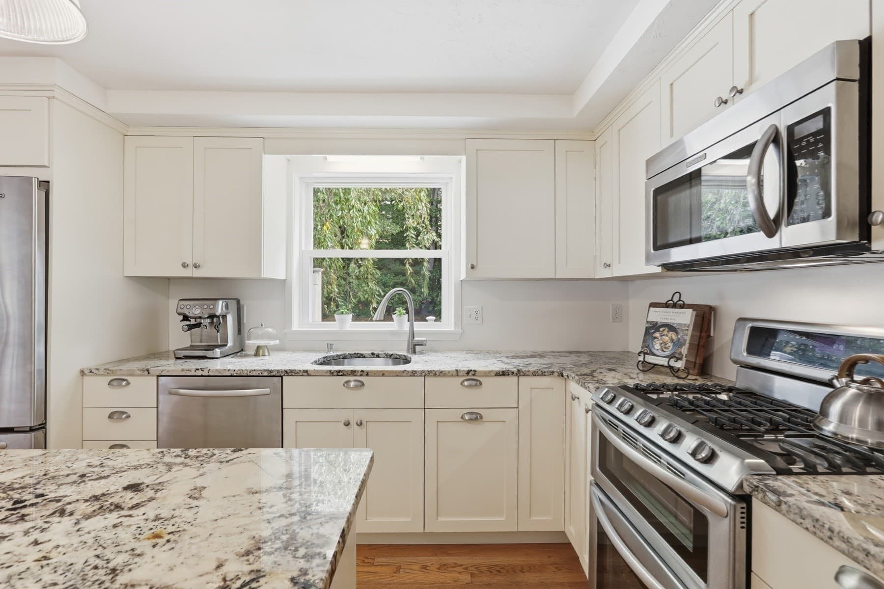 Single Family Residence at 14 Dunvegan Dr, Merrimac MA 01860, photo 16 of 37