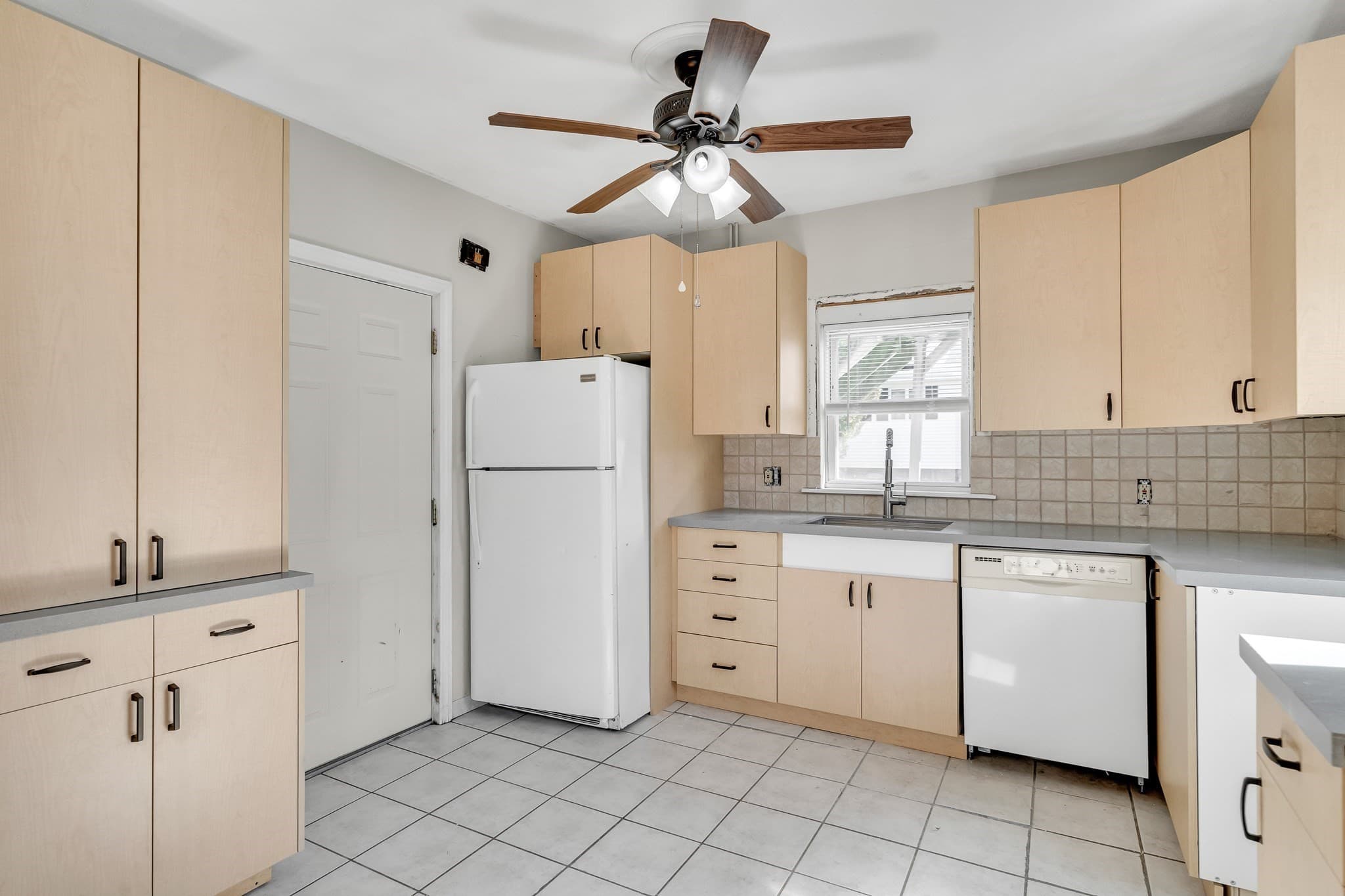 2 Family - 2 Units Up/Down at 46 South Avenue, Revere MA 02151, Revere, photo 8 of 33