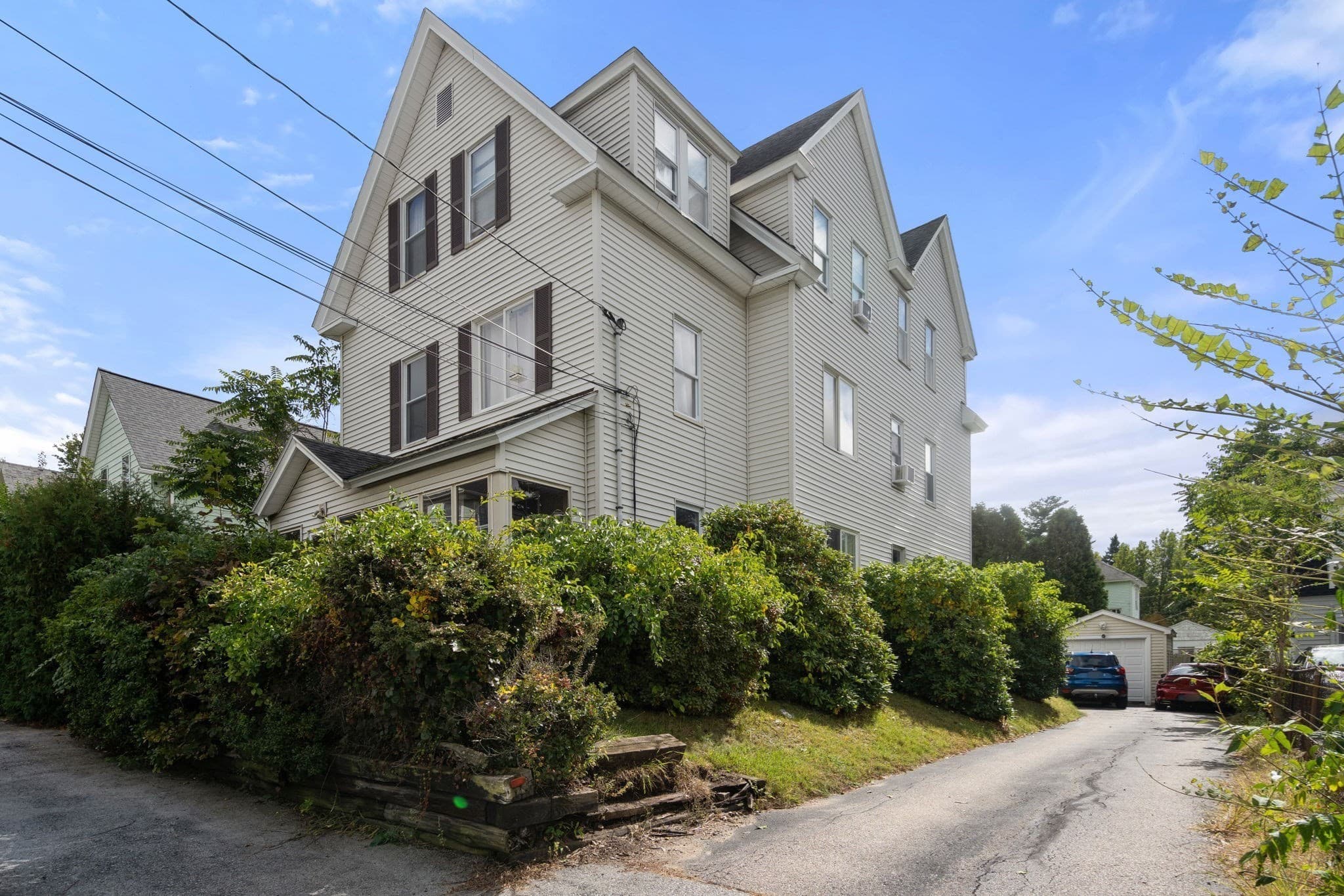 12 Greendale Ave, Worcester MA 01606