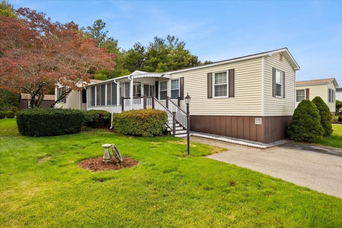8 Narranganset Drive, Plymouth MA 02360
