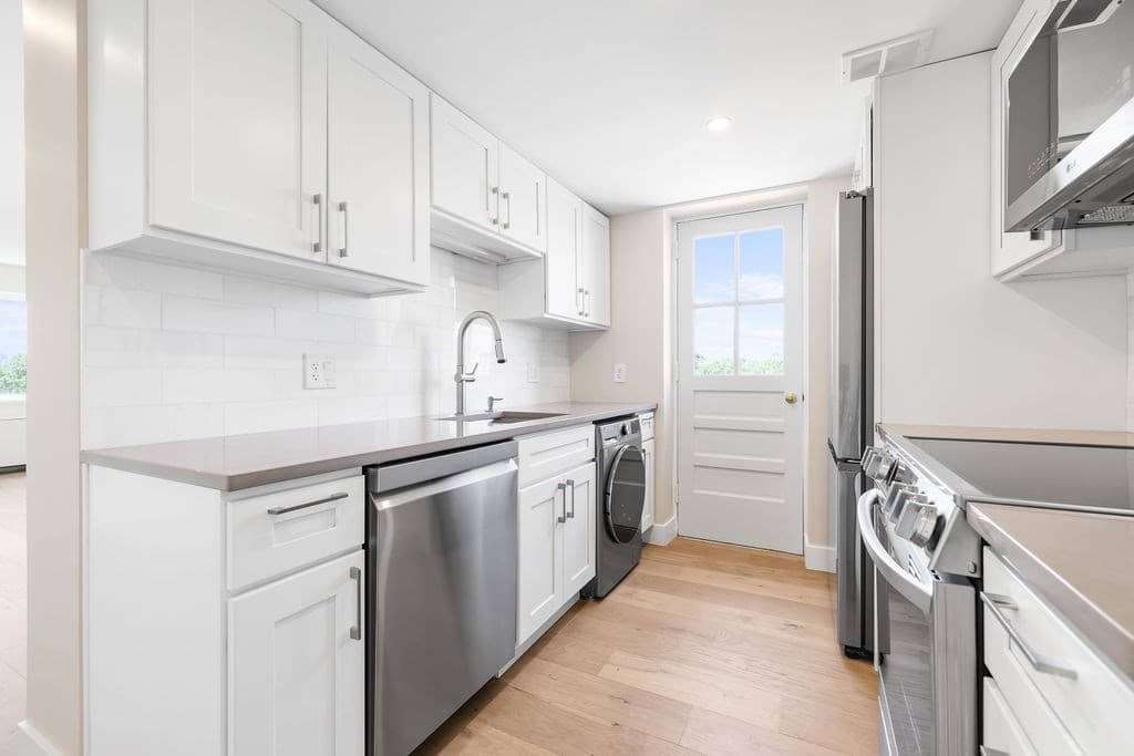 Condominium at 14 Concord Ave # 824, Cambridge MA 02138, Cambridge, photo 6 of 18