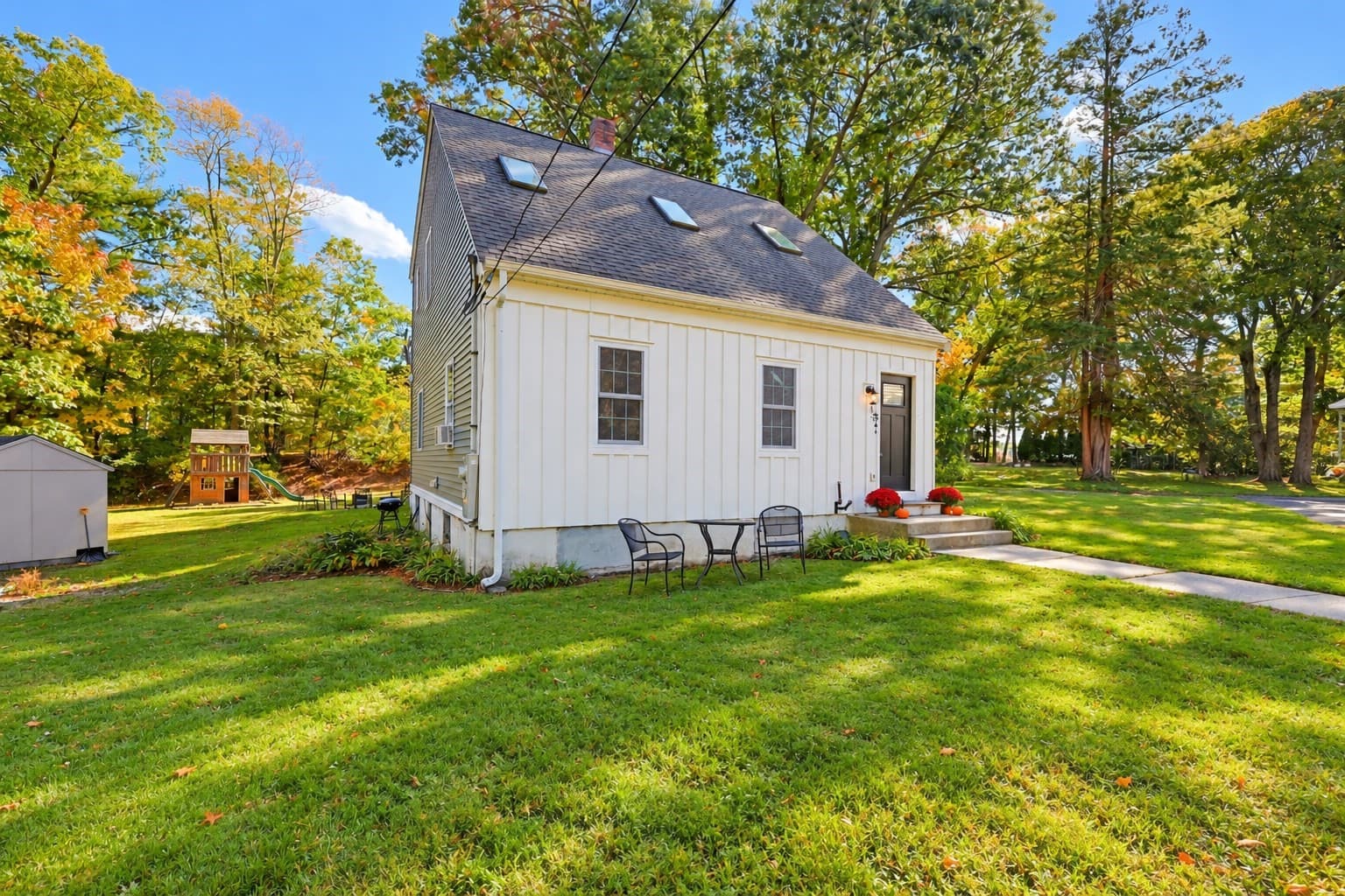 Single Family Residence at 15 W Cedar Rd, Norfolk MA 02056, Norfolk, photo 2 of 32