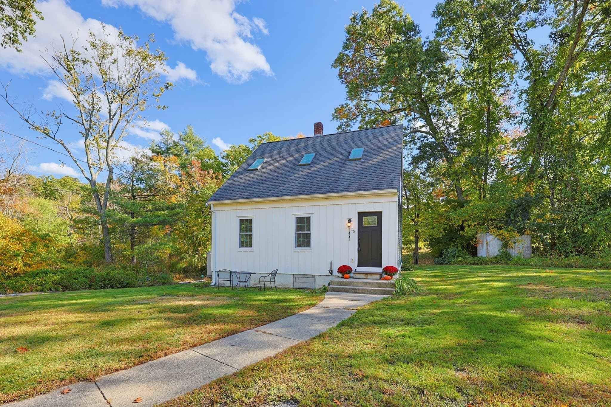 15 W Cedar Rd, Norfolk MA 02056