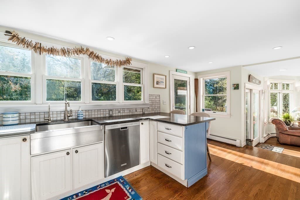 Single Family Residence at 1 Beachview Ln, Ipswich MA 01938, Ipswich, photo 10 of 41