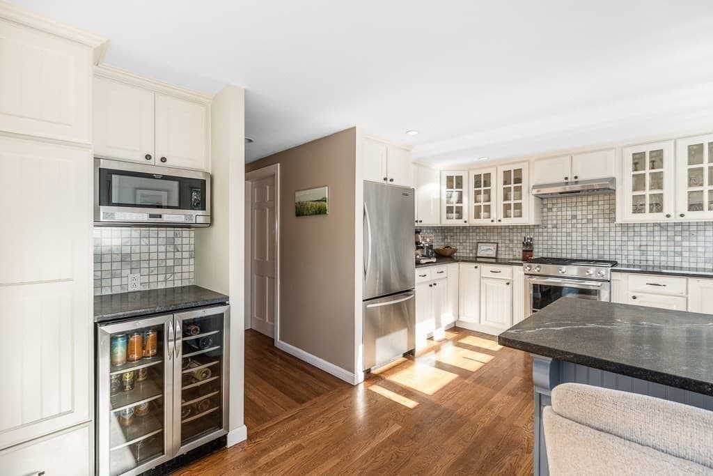 Single Family Residence at 1 Beachview Ln, Ipswich MA 01938, Ipswich, photo 11 of 41