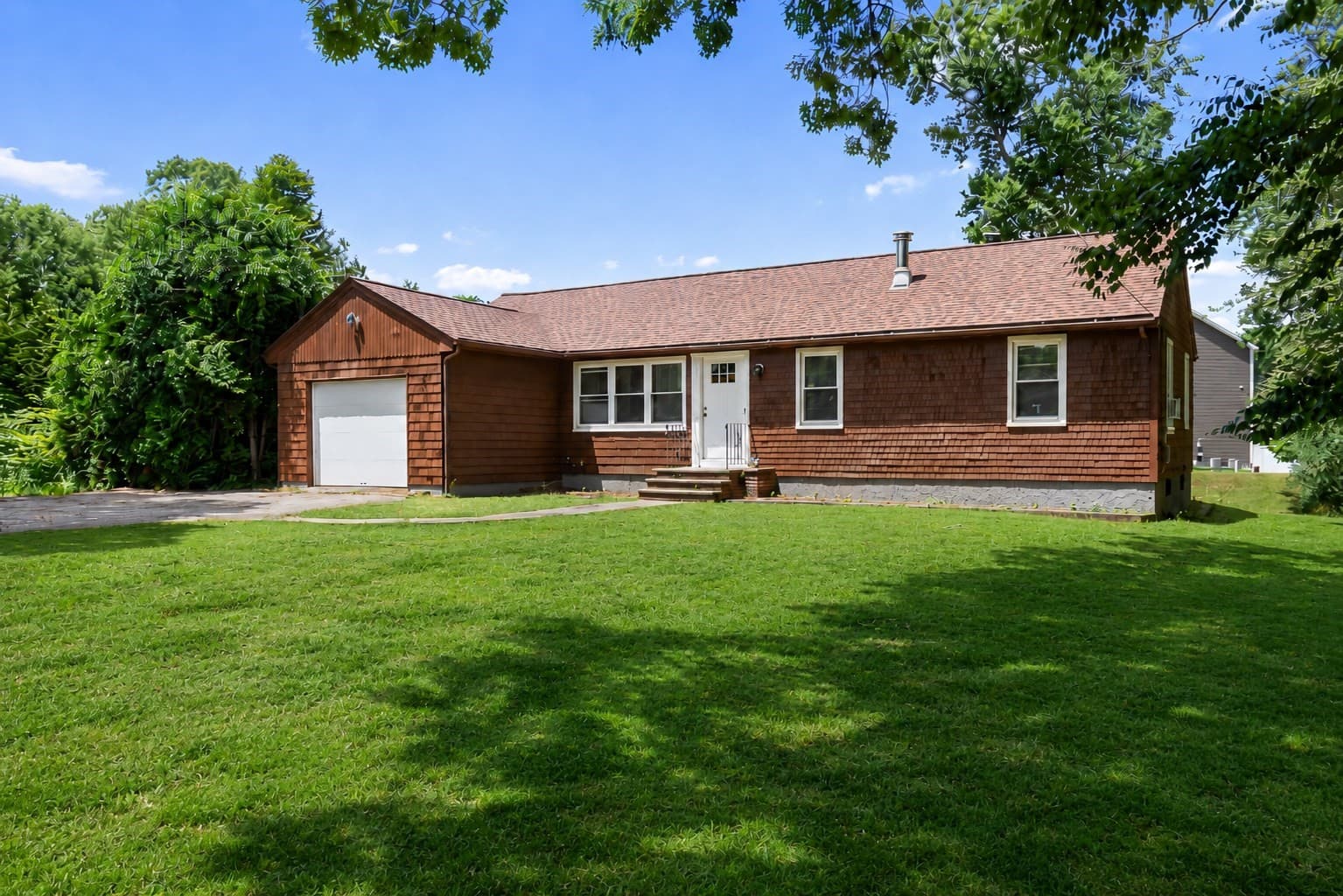 1096 Taunton Ave, Seekonk MA 02771