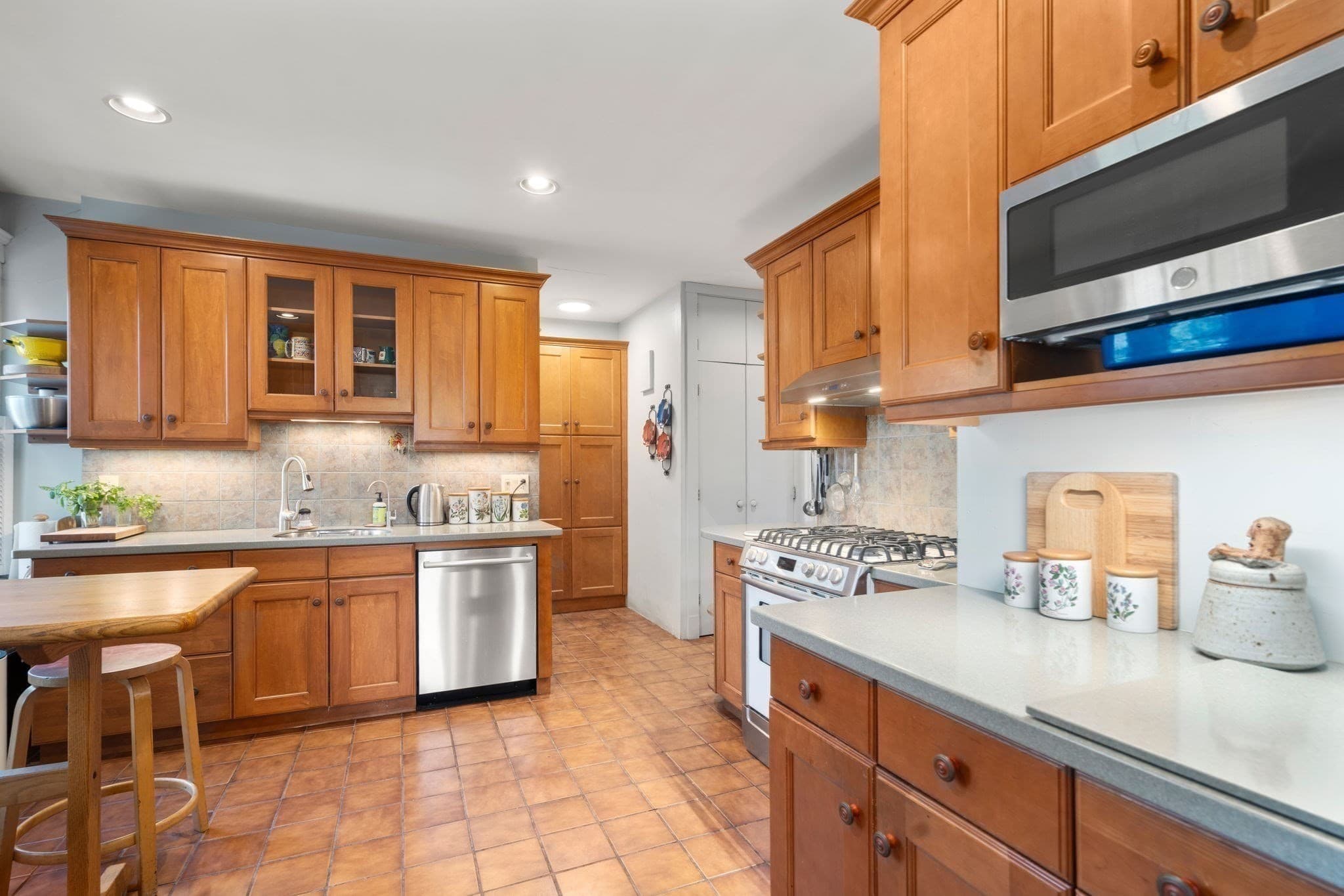 Condominium at 4 Alton Court # 3, Brookline MA 02446, Brookline, photo 10 of 26