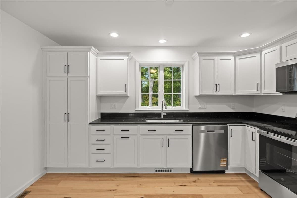 Condominium at 531 Foundry Street, Easton MA 02356, Easton, photo 6 of 19
