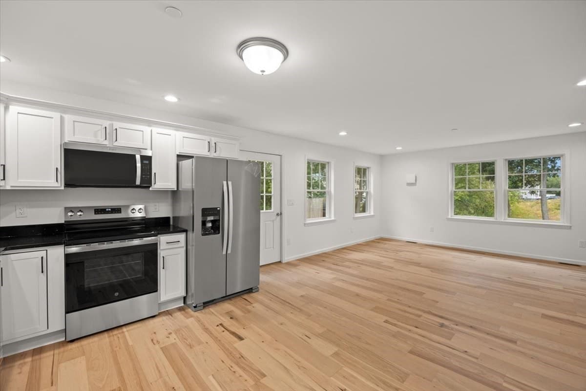 Condominium at 531 Foundry Street, Easton MA 02356, Easton, photo 7 of 19