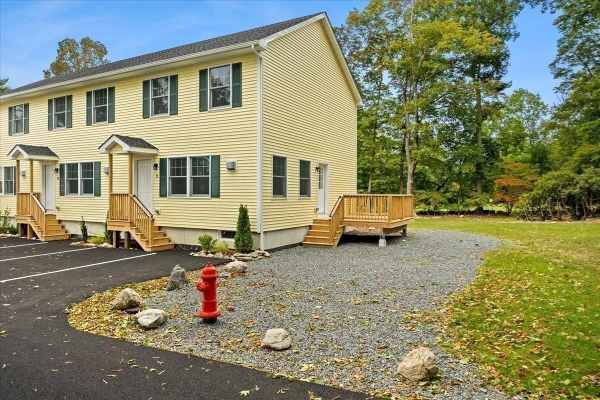 Condominium at 531 Foundry Street, Easton MA 02356, Easton, photo 14 of 19