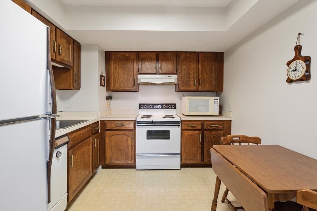 Condominium at 250 Hammond Pond Parkway # 1611S, Newton MA 02467, Newton, photo 7 of 13