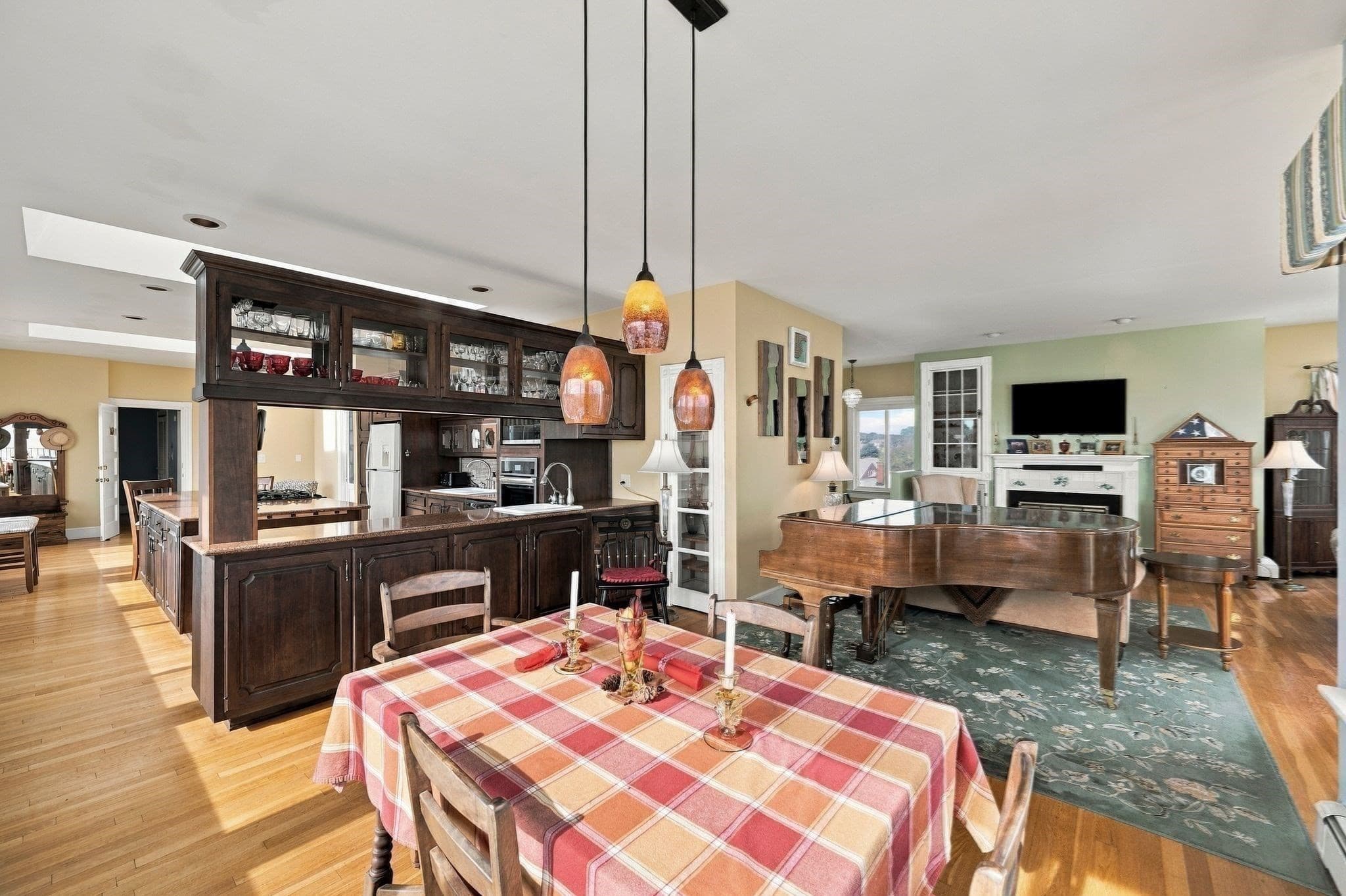 Condominium at 9 Lynn Shore Drive PH, Lynn MA 01902, Lynn, photo 22 of 41