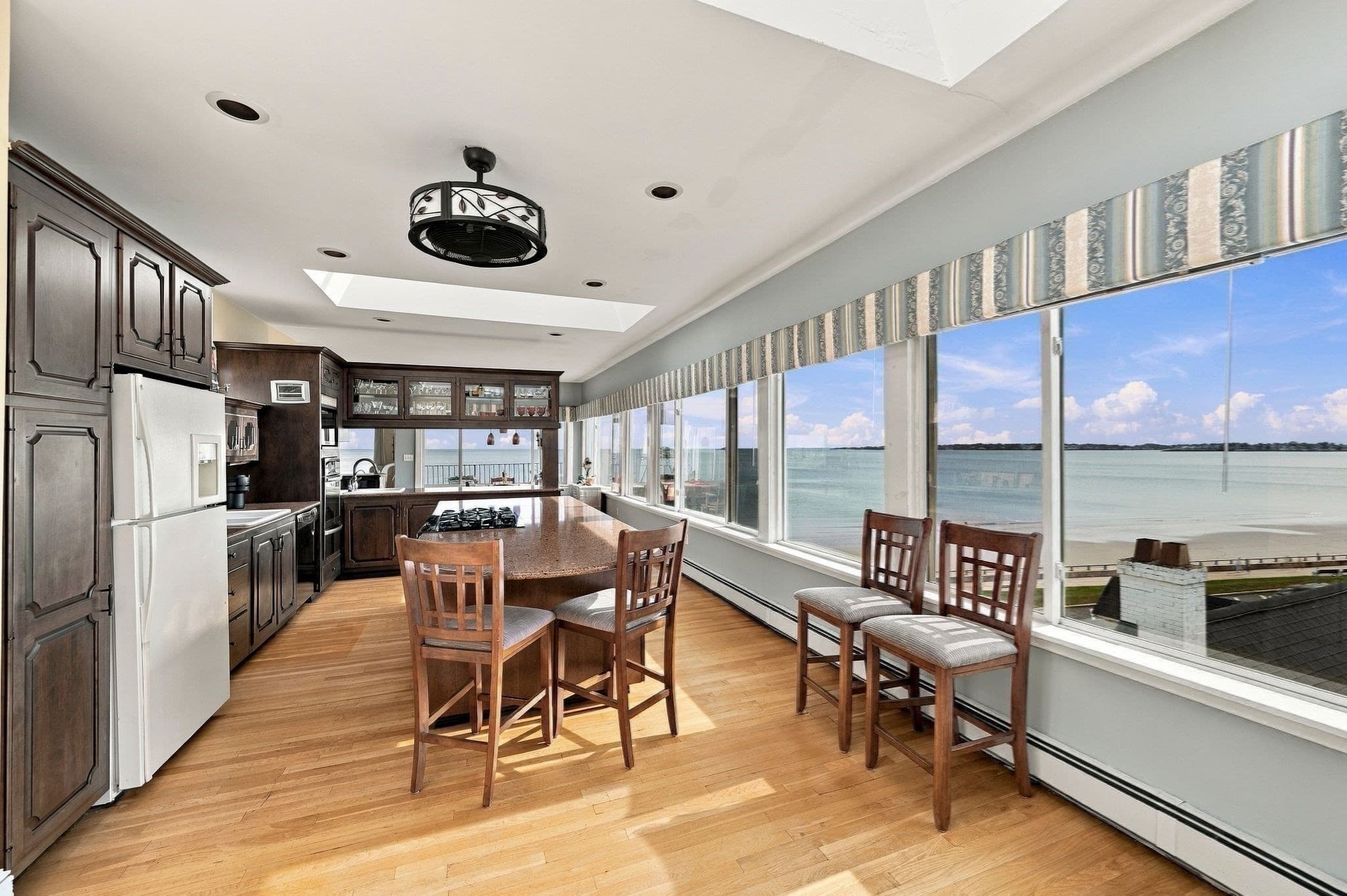 Condominium at 9 Lynn Shore Drive PH, Lynn MA 01902, Lynn, photo 20 of 41
