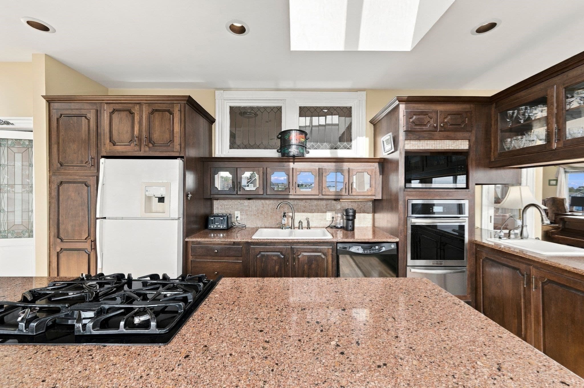 Condominium at 9 Lynn Shore Drive PH, Lynn MA 01902, Lynn, photo 18 of 41