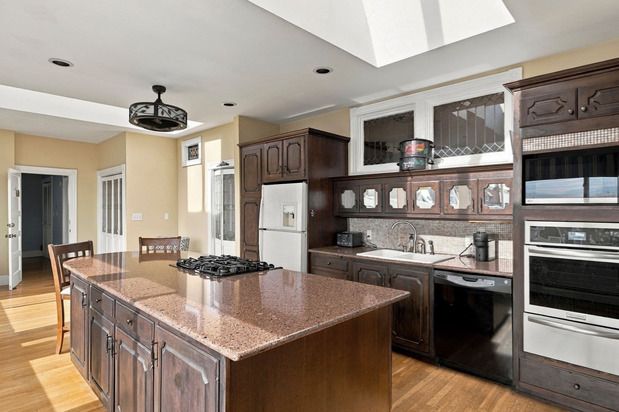 Condominium at 9 Lynn Shore Drive PH, Lynn MA 01902, Lynn, photo 19 of 41