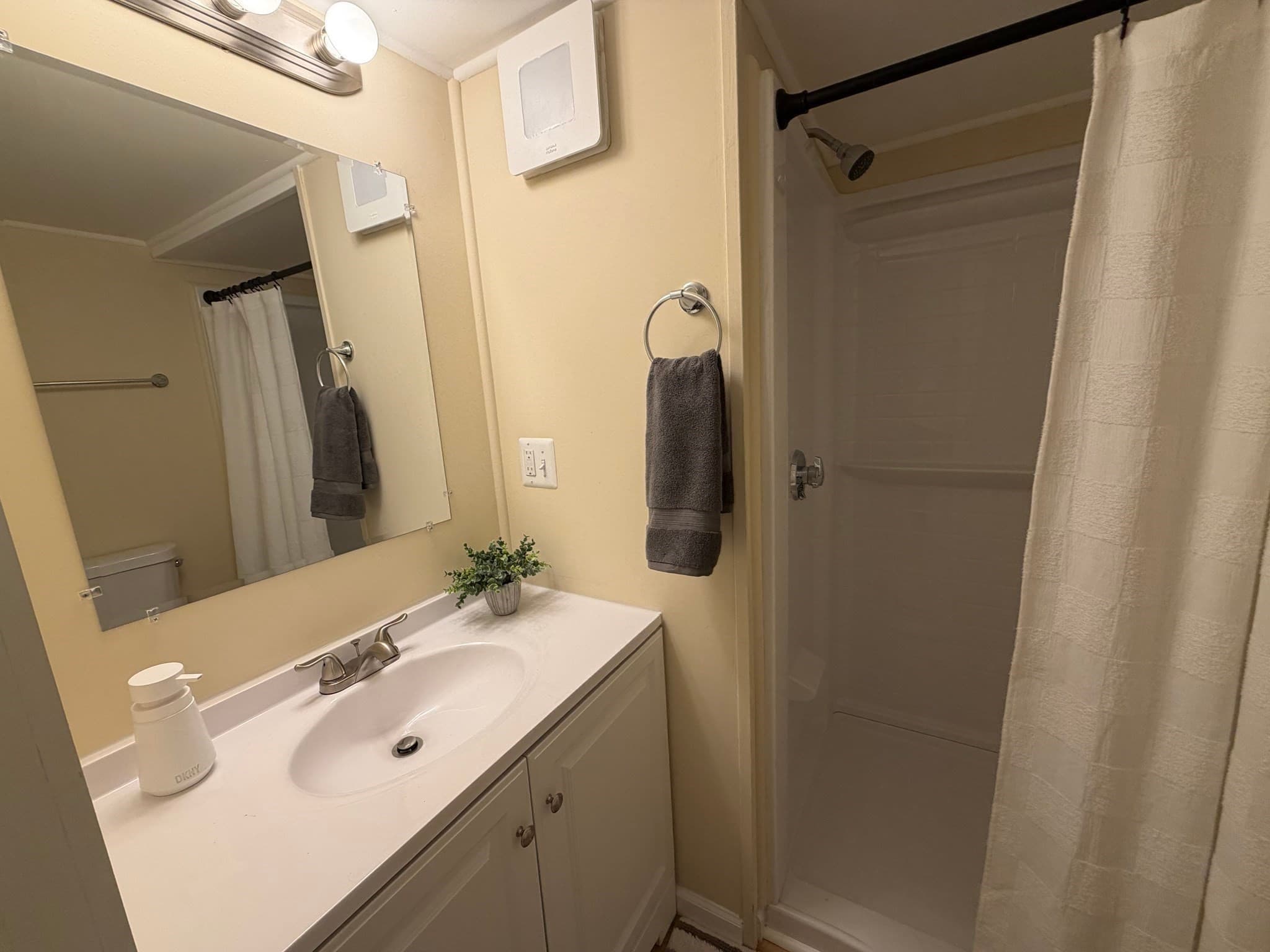 Mobile Home at 116 Emery Street, Palmer MA 01069, photo 9 of 13