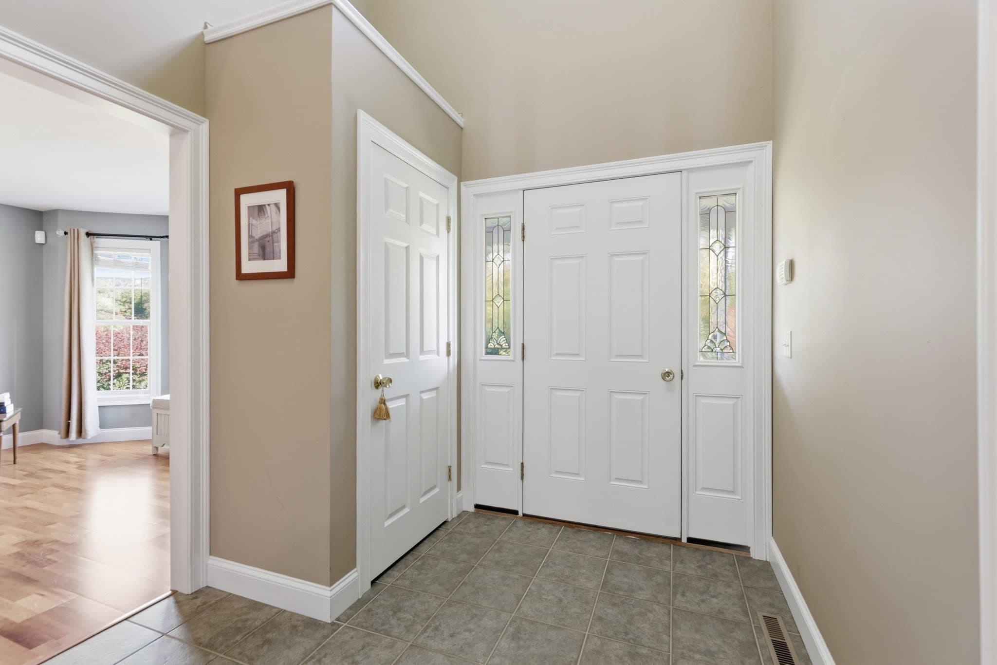 Single Family Residence at 7 Holly Cir, Easthampton MA 01027, Easthampton, photo 6 of 42