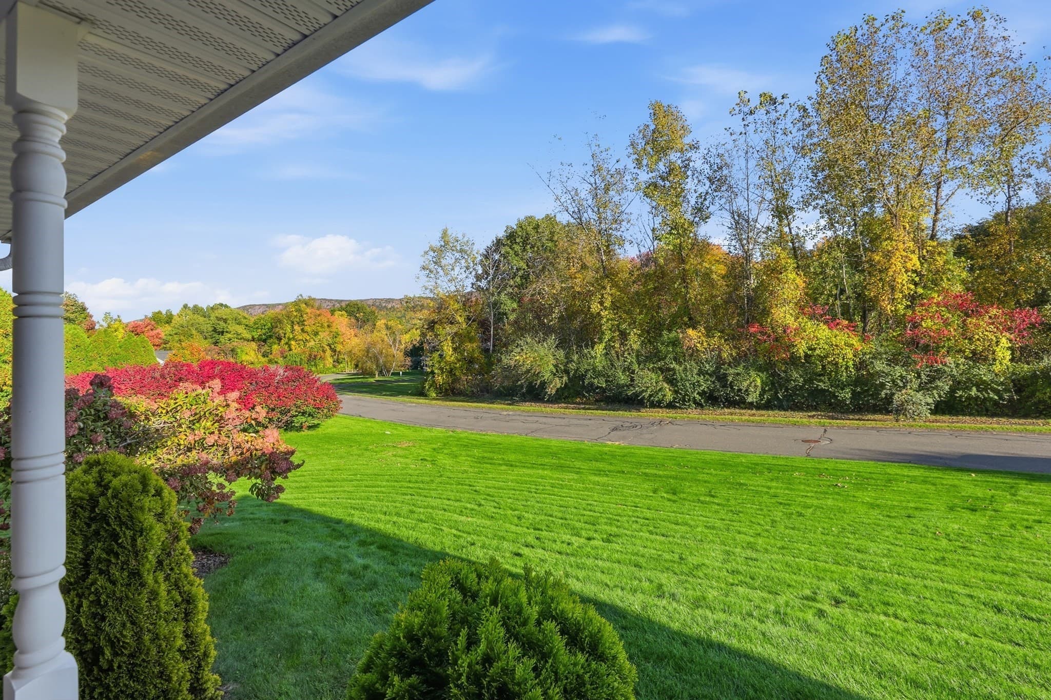 Single Family Residence at 7 Holly Cir, Easthampton MA 01027, Easthampton, photo 5 of 42