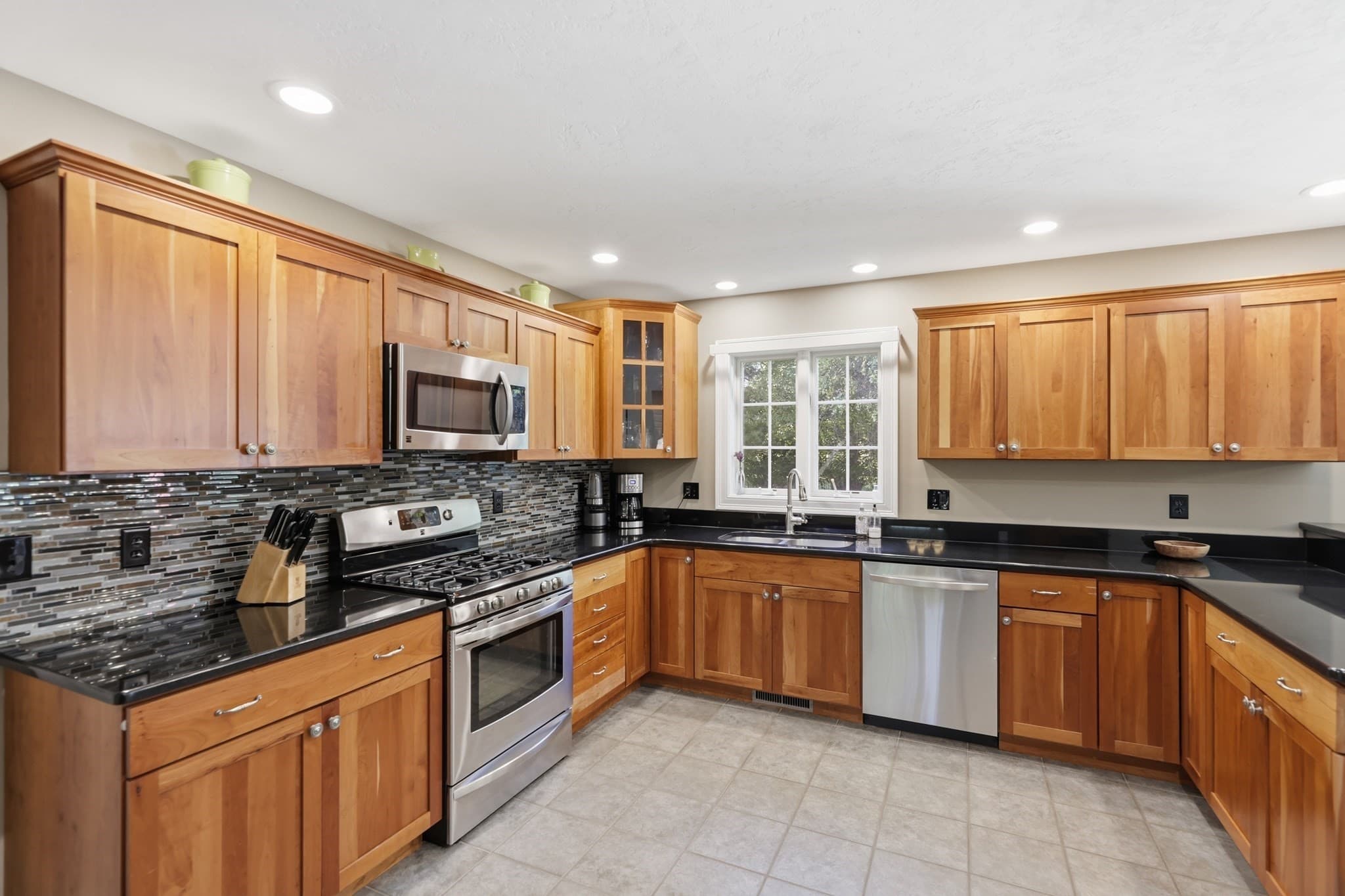 Single Family Residence at 7 Holly Cir, Easthampton MA 01027, Easthampton, photo 20 of 42