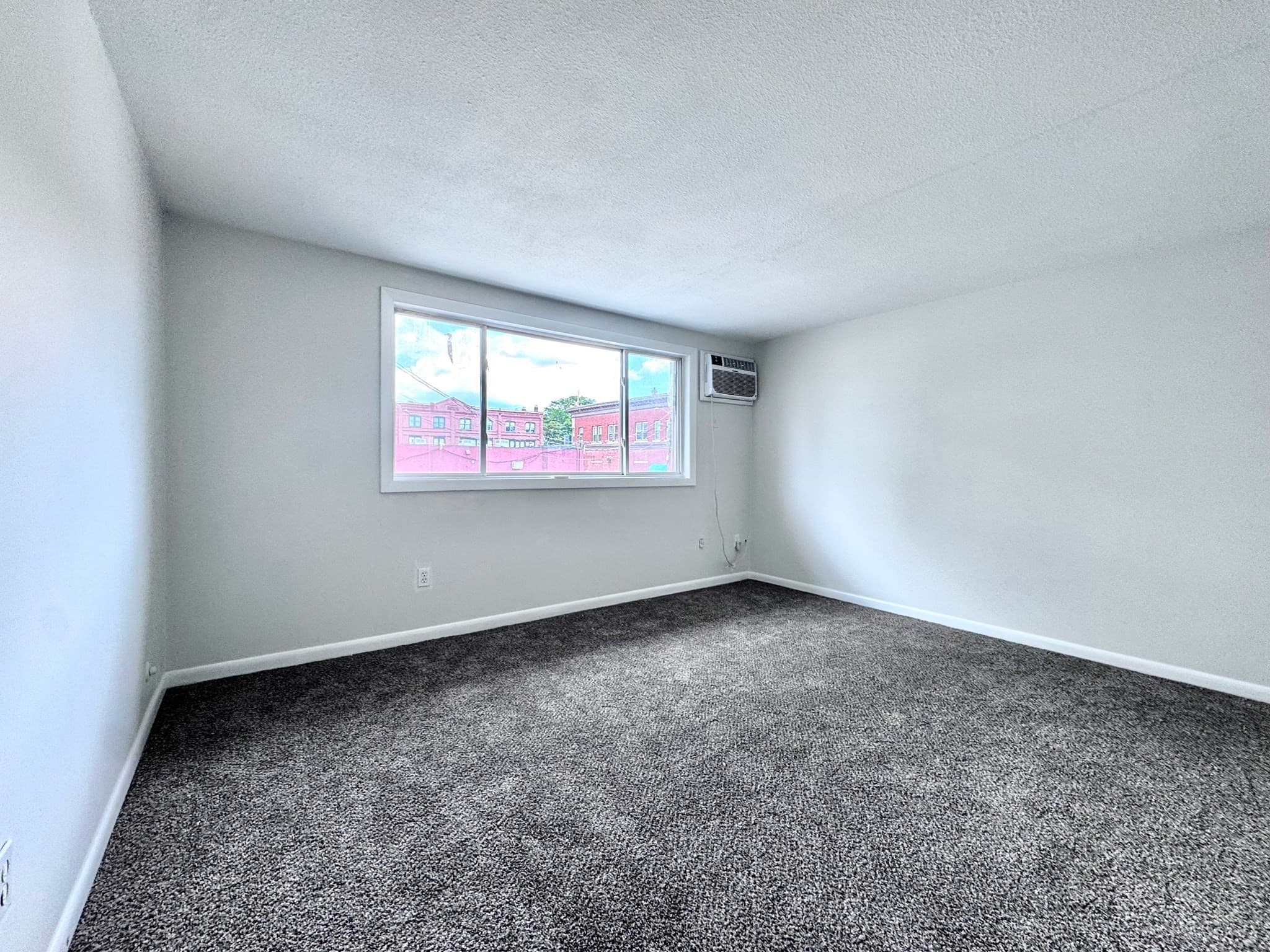 Apartment at 50-54 Walnut St # 15, Waltham MA 02453, photo 5 of 18