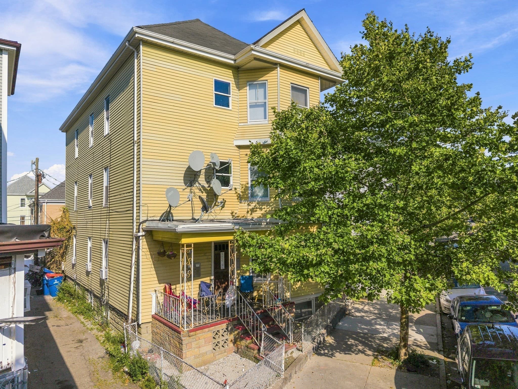 866 Brock Ave, New Bedford MA 02744