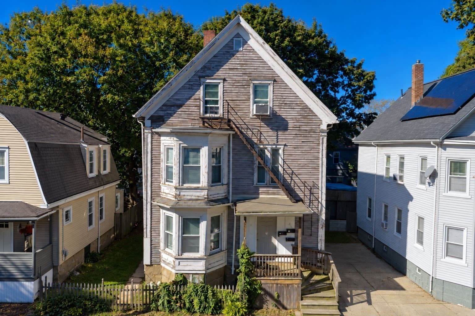 3 Family at 45 Pierce St, New Bedford MA 02740, New Bedford, photo 2 of 36