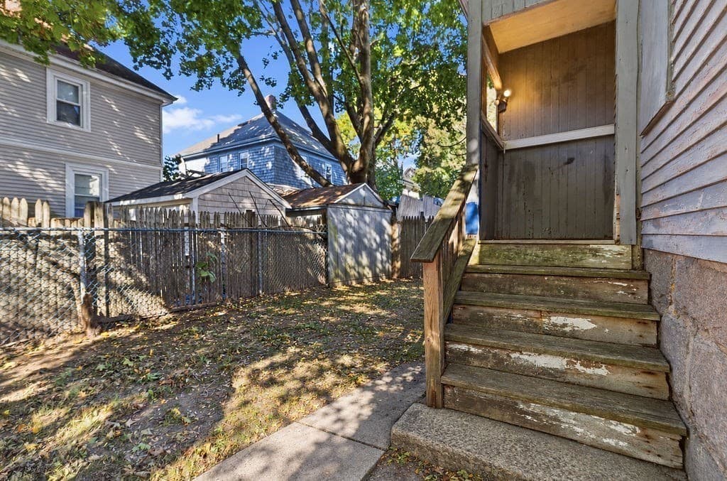 3 Family at 45 Pierce St, New Bedford MA 02740, New Bedford, photo 6 of 36