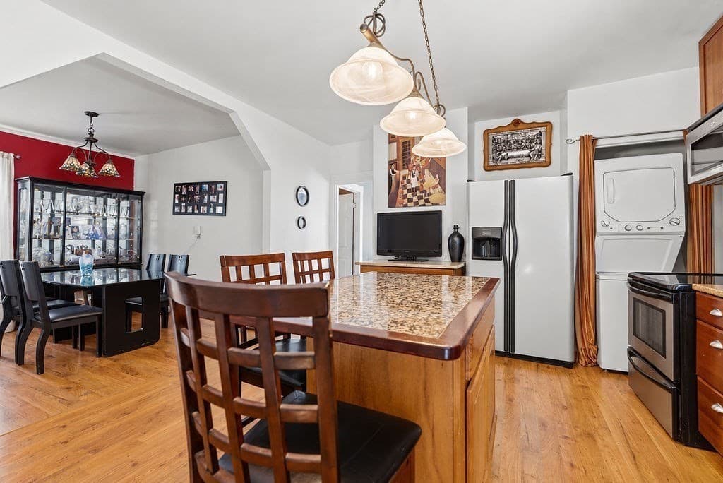 3 Family at 45 Pierce St, New Bedford MA 02740, New Bedford, photo 16 of 36