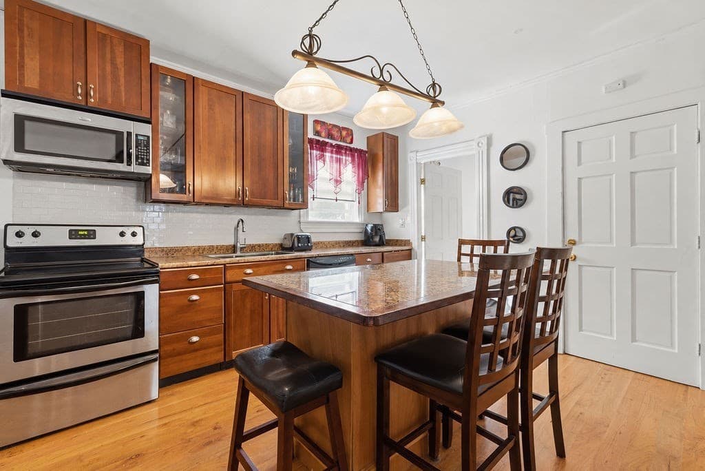 3 Family at 45 Pierce St, New Bedford MA 02740, New Bedford, photo 7 of 36