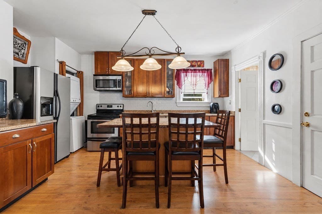 3 Family at 45 Pierce St, New Bedford MA 02740, New Bedford, photo 8 of 36