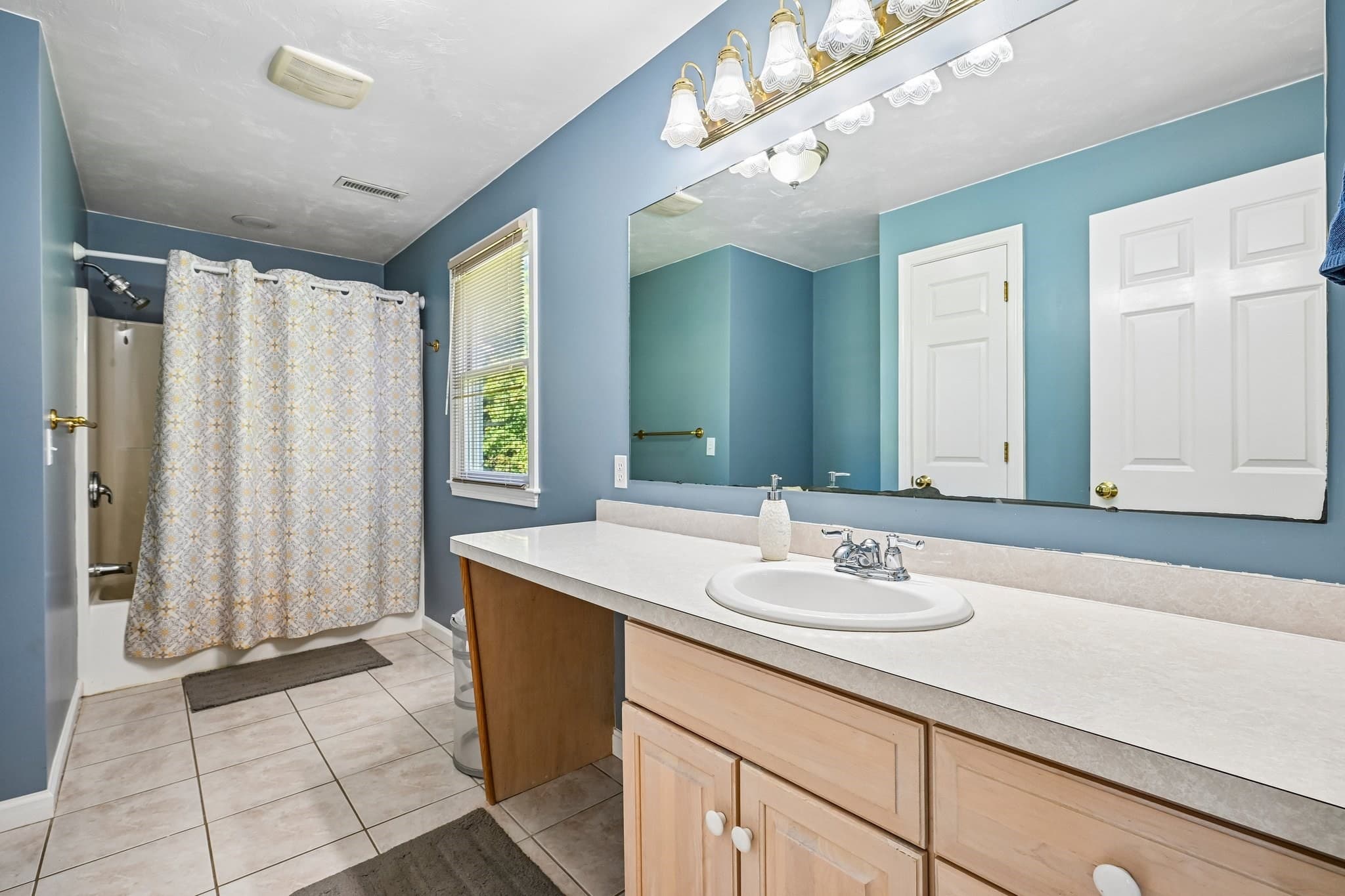 Single Family Residence at 2 Stone Meadow Farm Dr, Shrewsbury MA 01545, Shrewsbury, photo 17 of 42