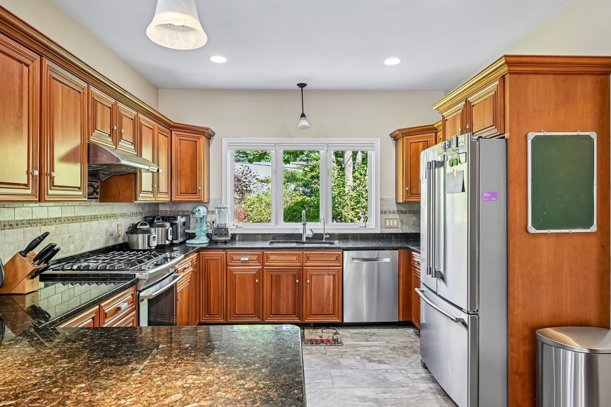 Single Family Residence at 2 Stone Meadow Farm Dr, Shrewsbury MA 01545, Shrewsbury, photo 9 of 42