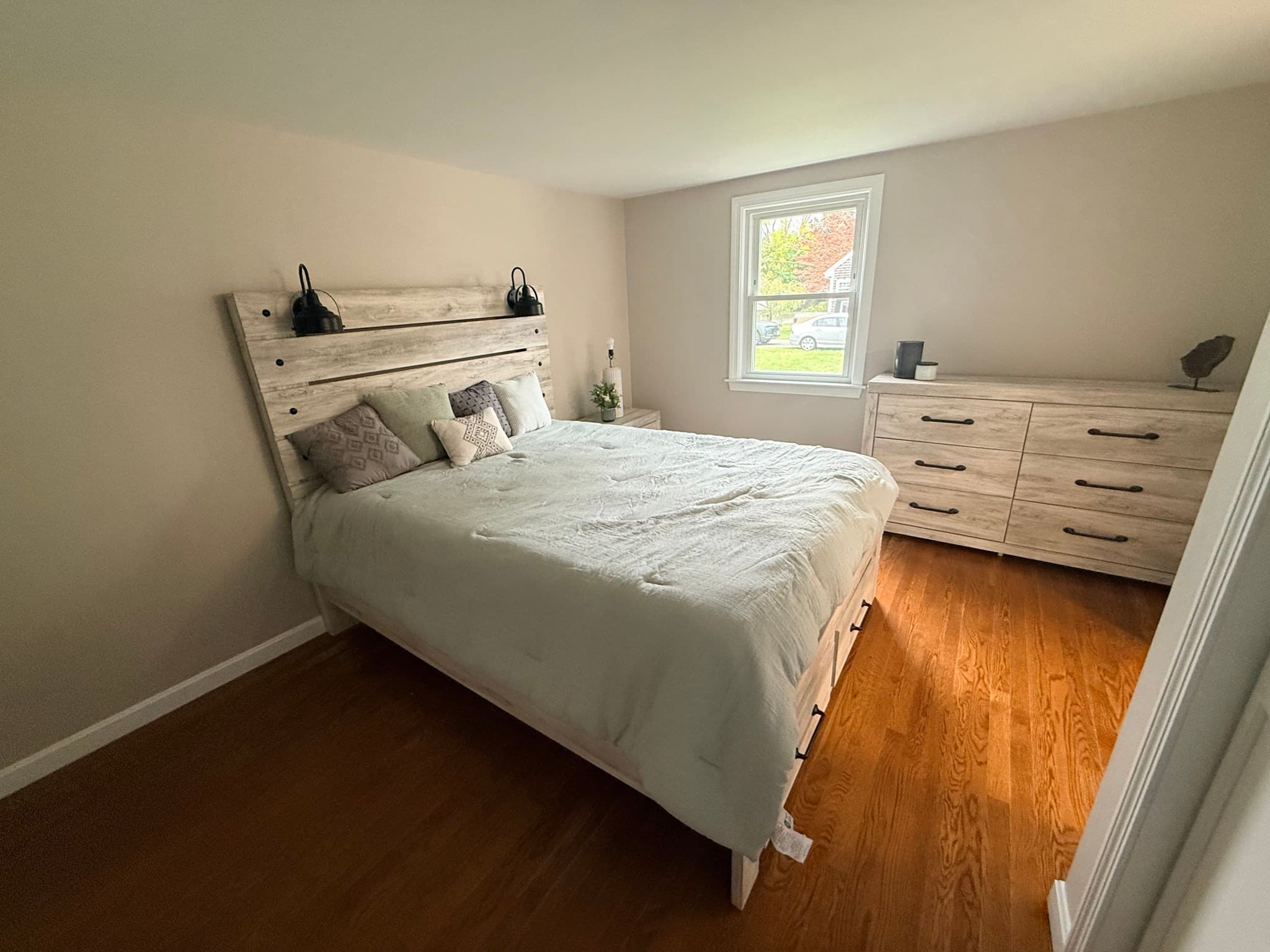 Single Family Residence at 15 Holcomb St, Fairhaven MA 02719, Fairhaven, photo 7 of 21