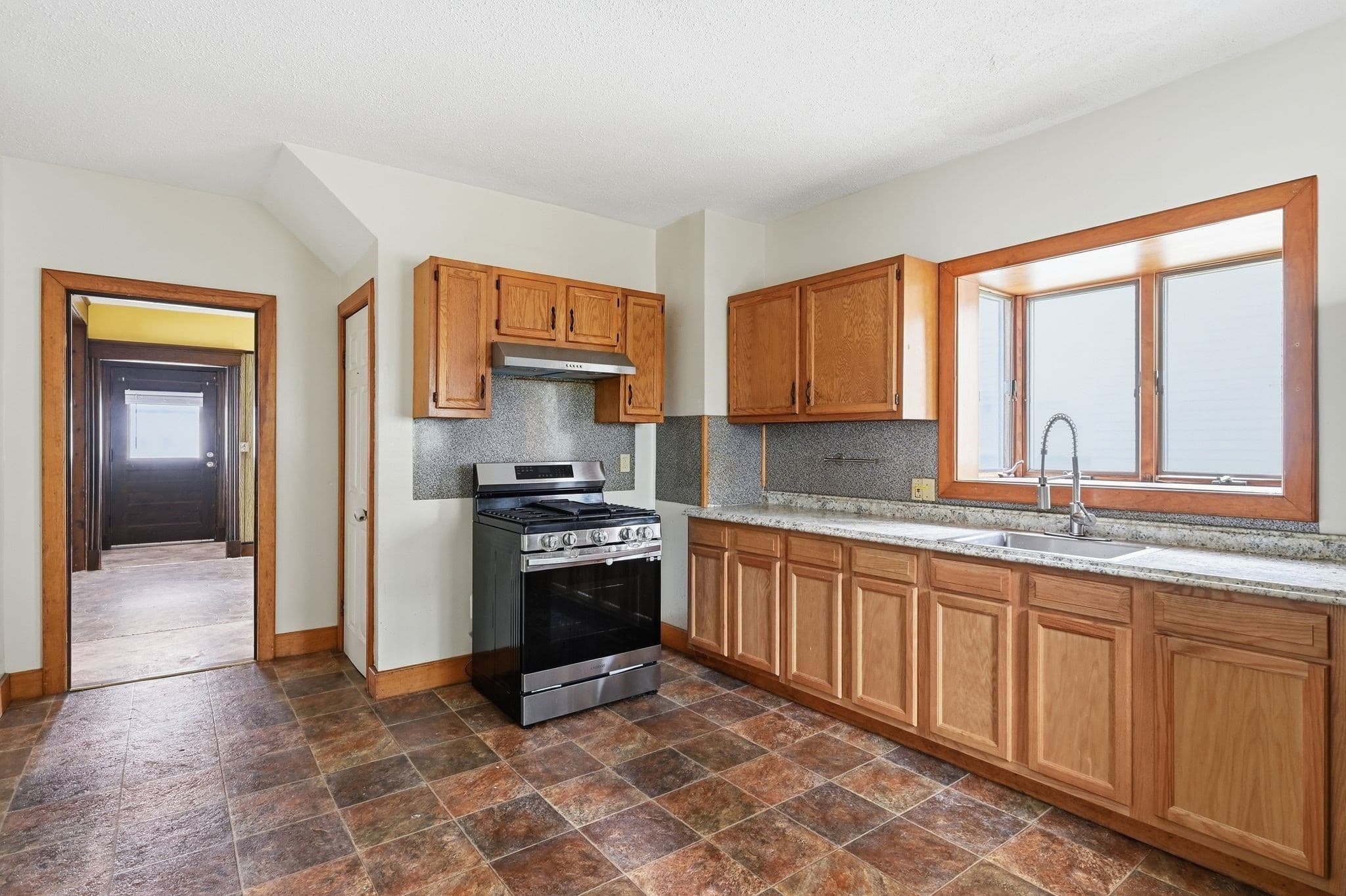 Single Family Residence at 54 Commonwealth Ave, Springfield MA 01108, Springfield, photo 18 of 42