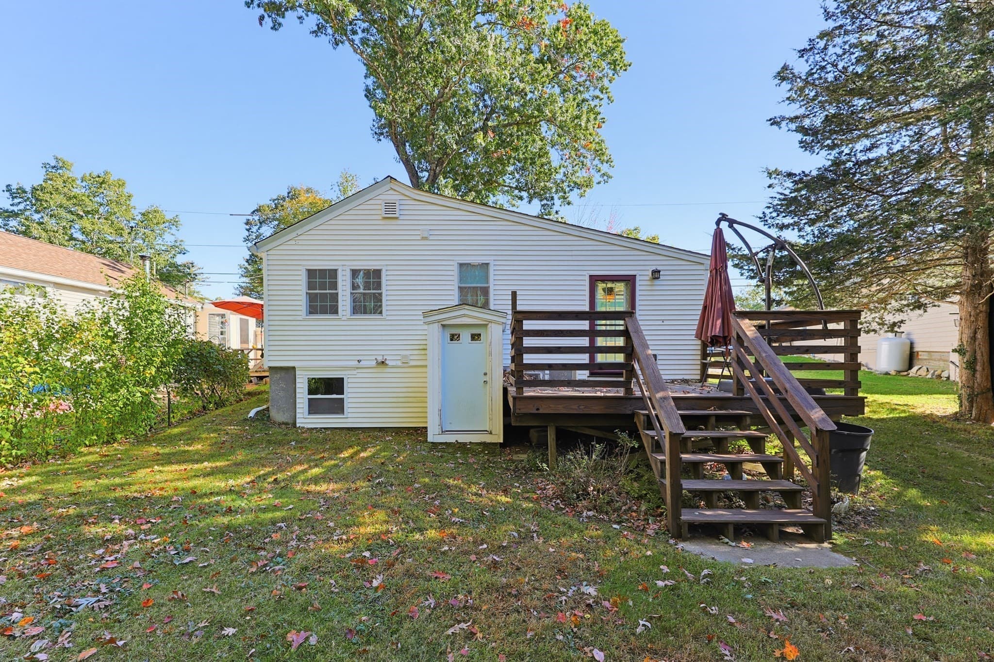 Single Family Residence at 116 Lakeshore Dr, Blackstone MA 01504, Blackstone, photo 27 of 31