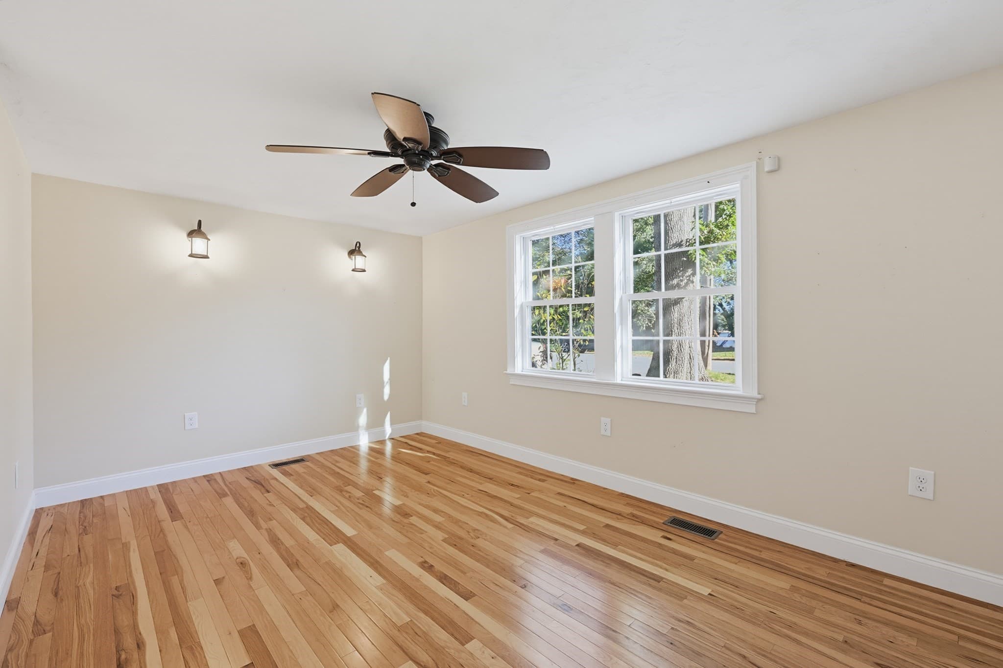 Single Family Residence at 116 Lakeshore Dr, Blackstone MA 01504, Blackstone, photo 13 of 31