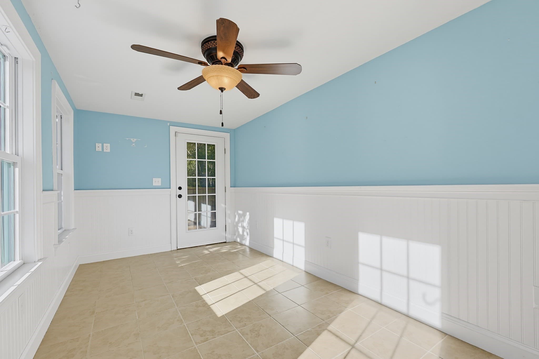 Single Family Residence at 116 Lakeshore Dr, Blackstone MA 01504, Blackstone, photo 22 of 31