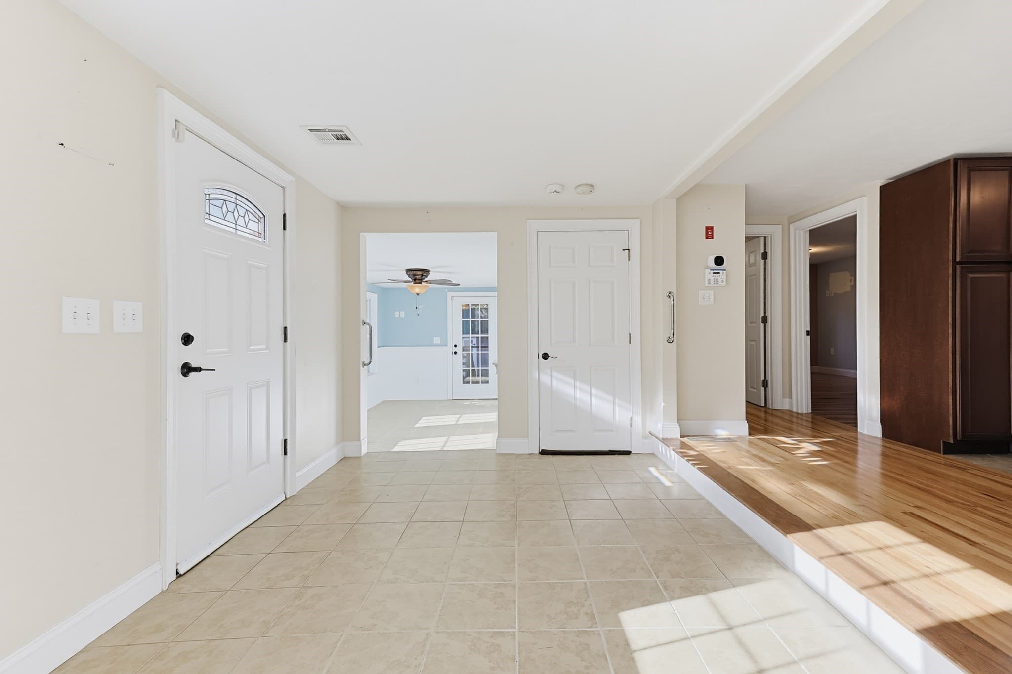 Single Family Residence at 116 Lakeshore Dr, Blackstone MA 01504, Blackstone, photo 7 of 31