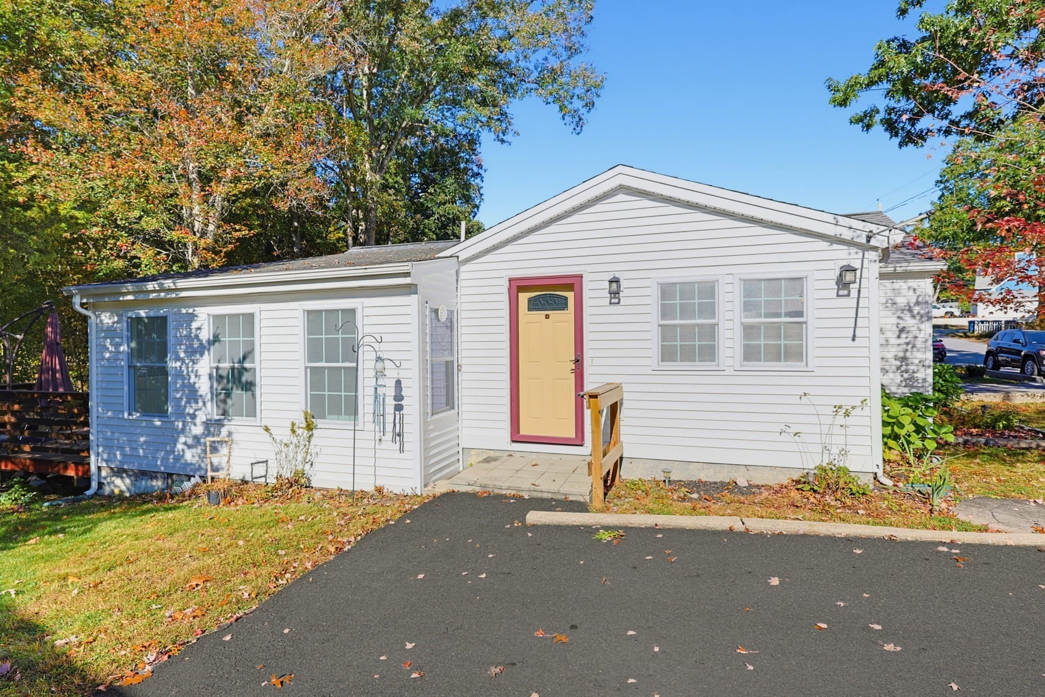 Single Family Residence at 116 Lakeshore Dr, Blackstone MA 01504, Blackstone, photo 3 of 31