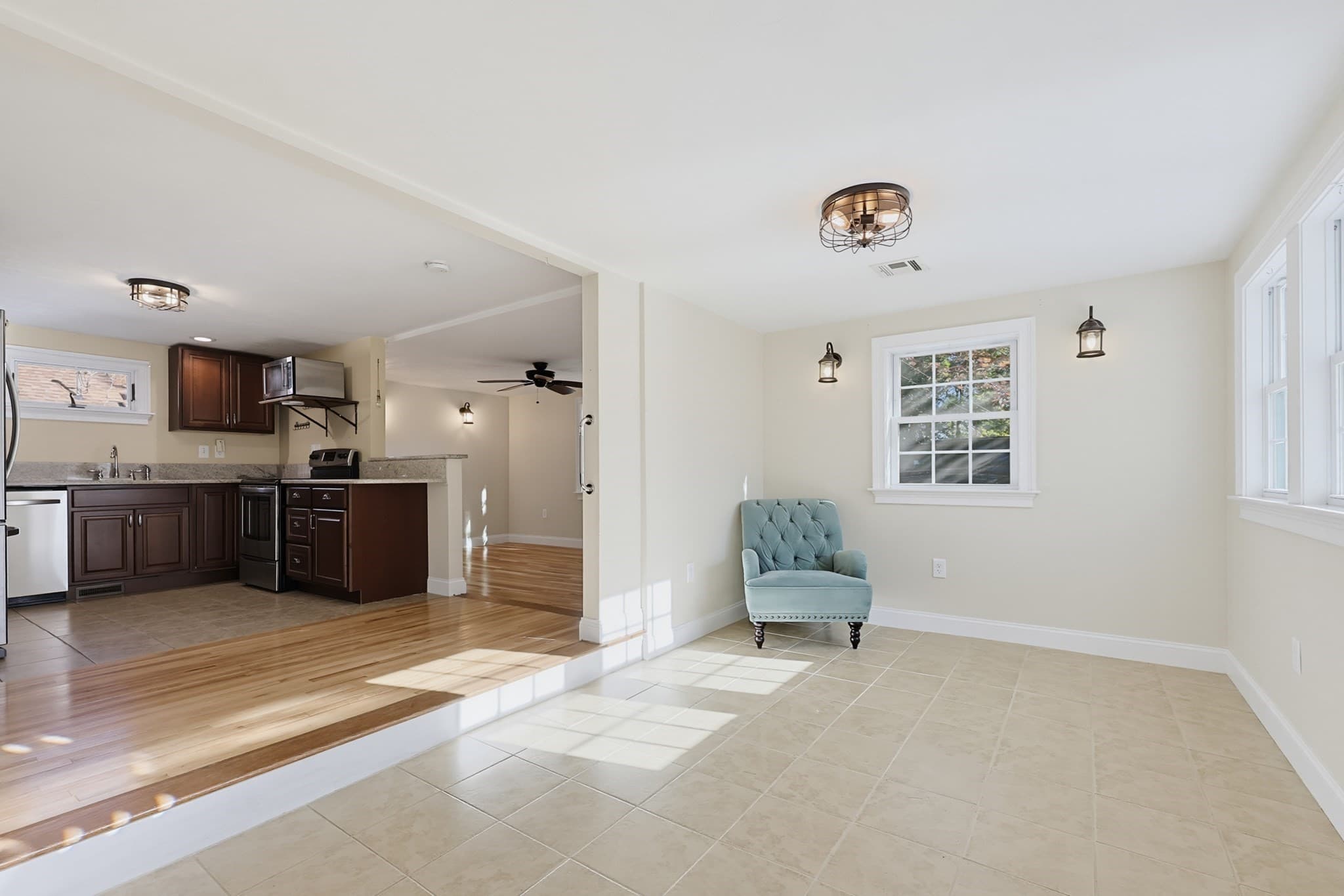 Single Family Residence at 116 Lakeshore Dr, Blackstone MA 01504, Blackstone, photo 5 of 31