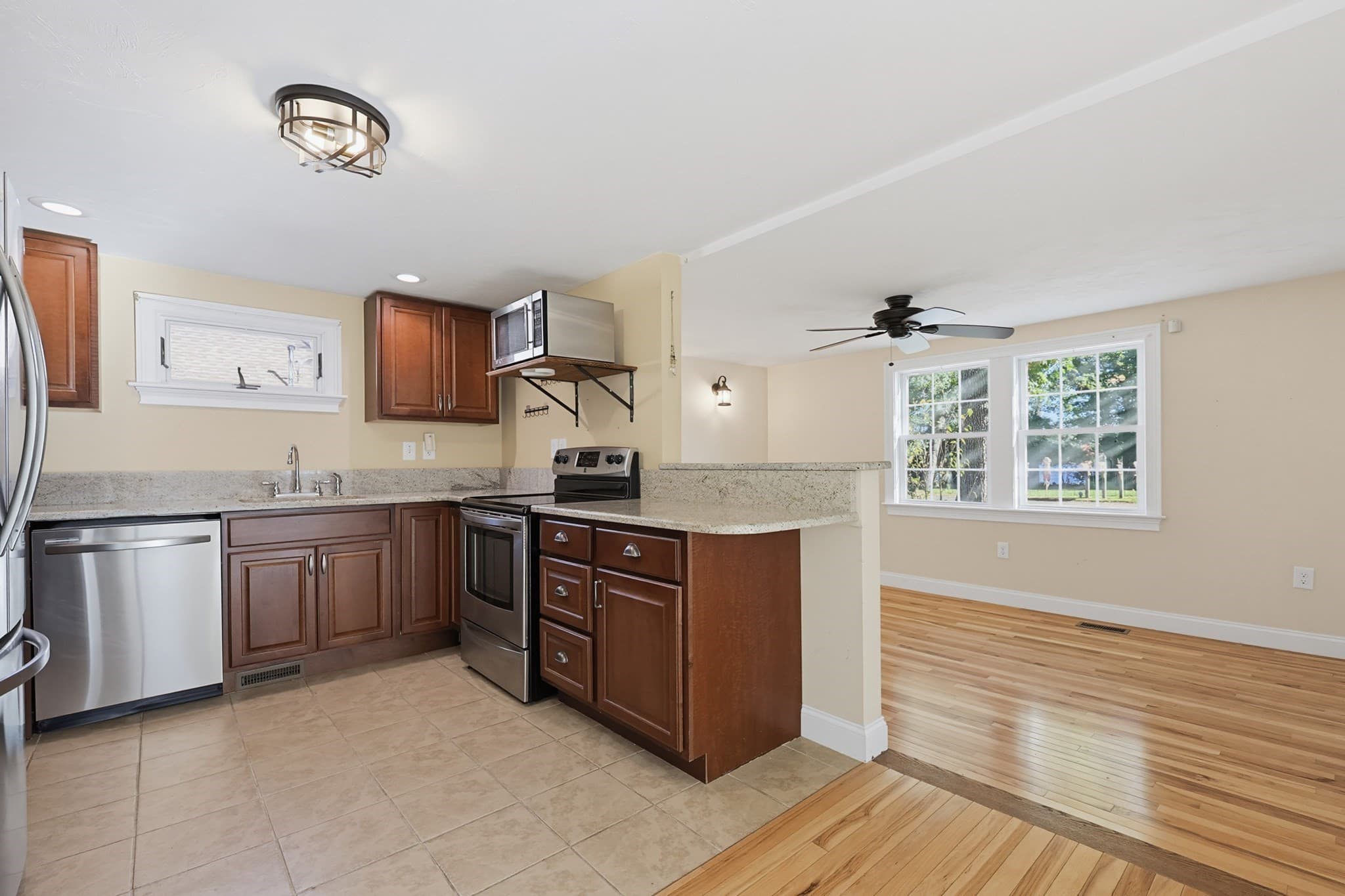 Single Family Residence at 116 Lakeshore Dr, Blackstone MA 01504, Blackstone, photo 10 of 31