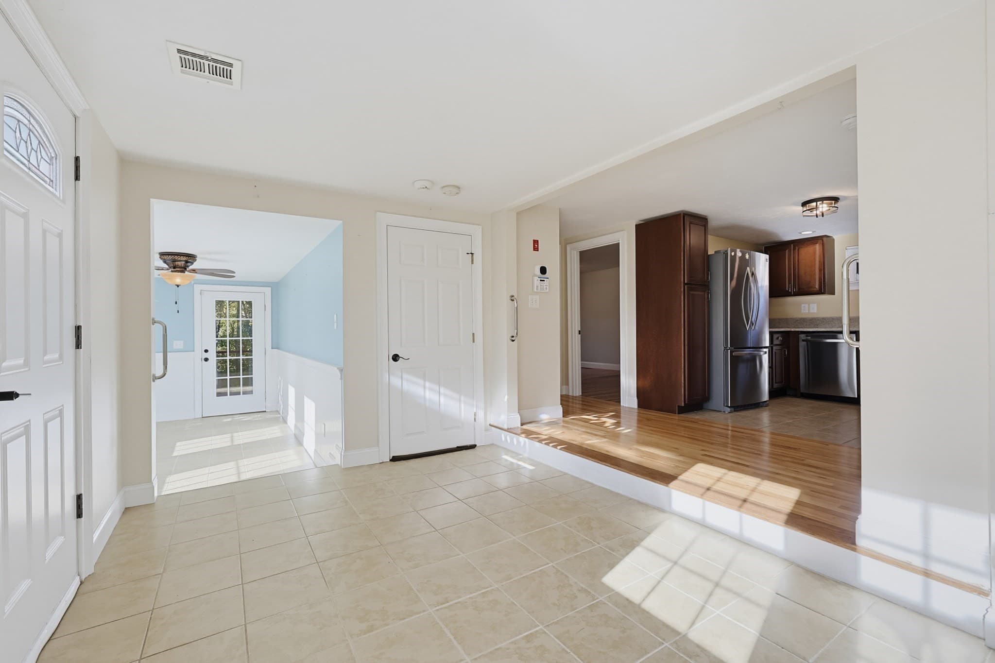 Single Family Residence at 116 Lakeshore Dr, Blackstone MA 01504, Blackstone, photo 4 of 31