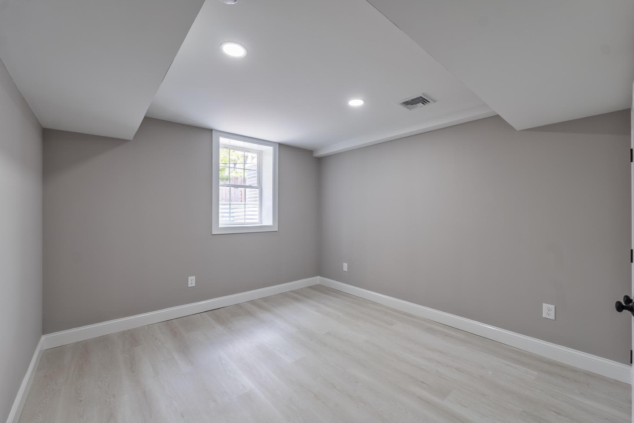 Condominium at 364 High Street # 364, Fall River MA 02720, Fall River, photo 30 of 37