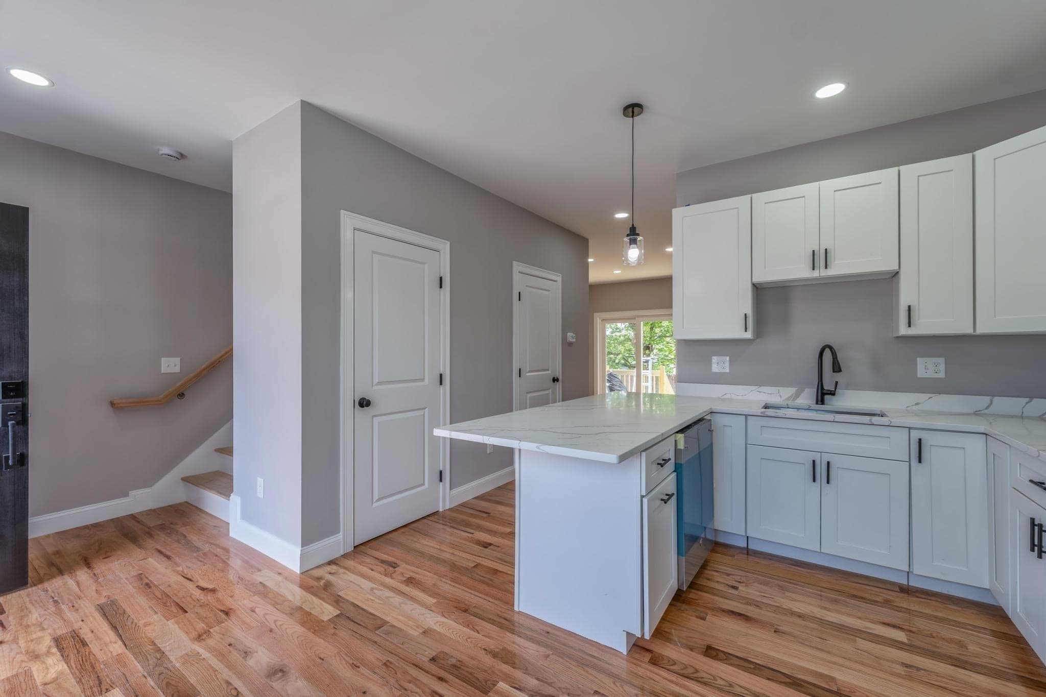 Condominium at 364 High Street # 364, Fall River MA 02720, Fall River, photo 8 of 37