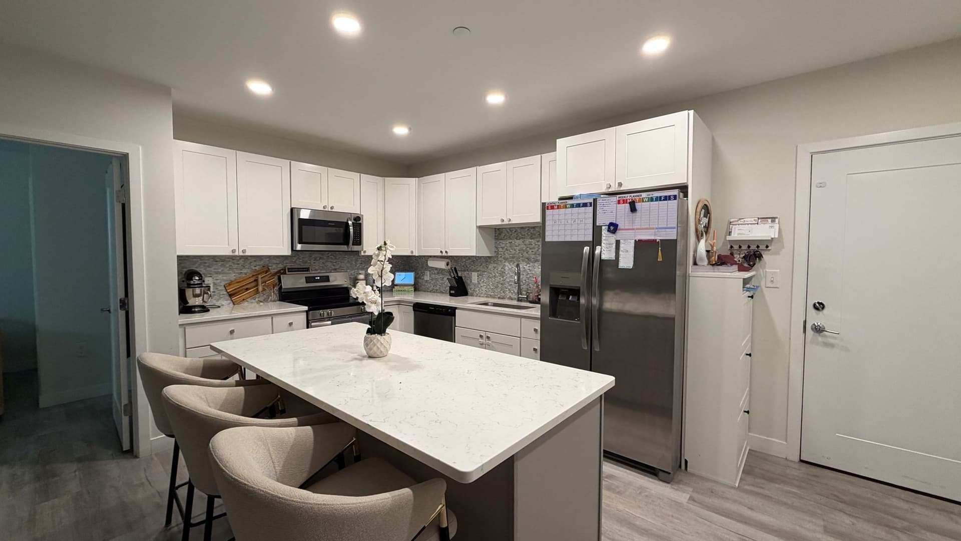 652 Merrimack St # 203, Lowell MA 01854