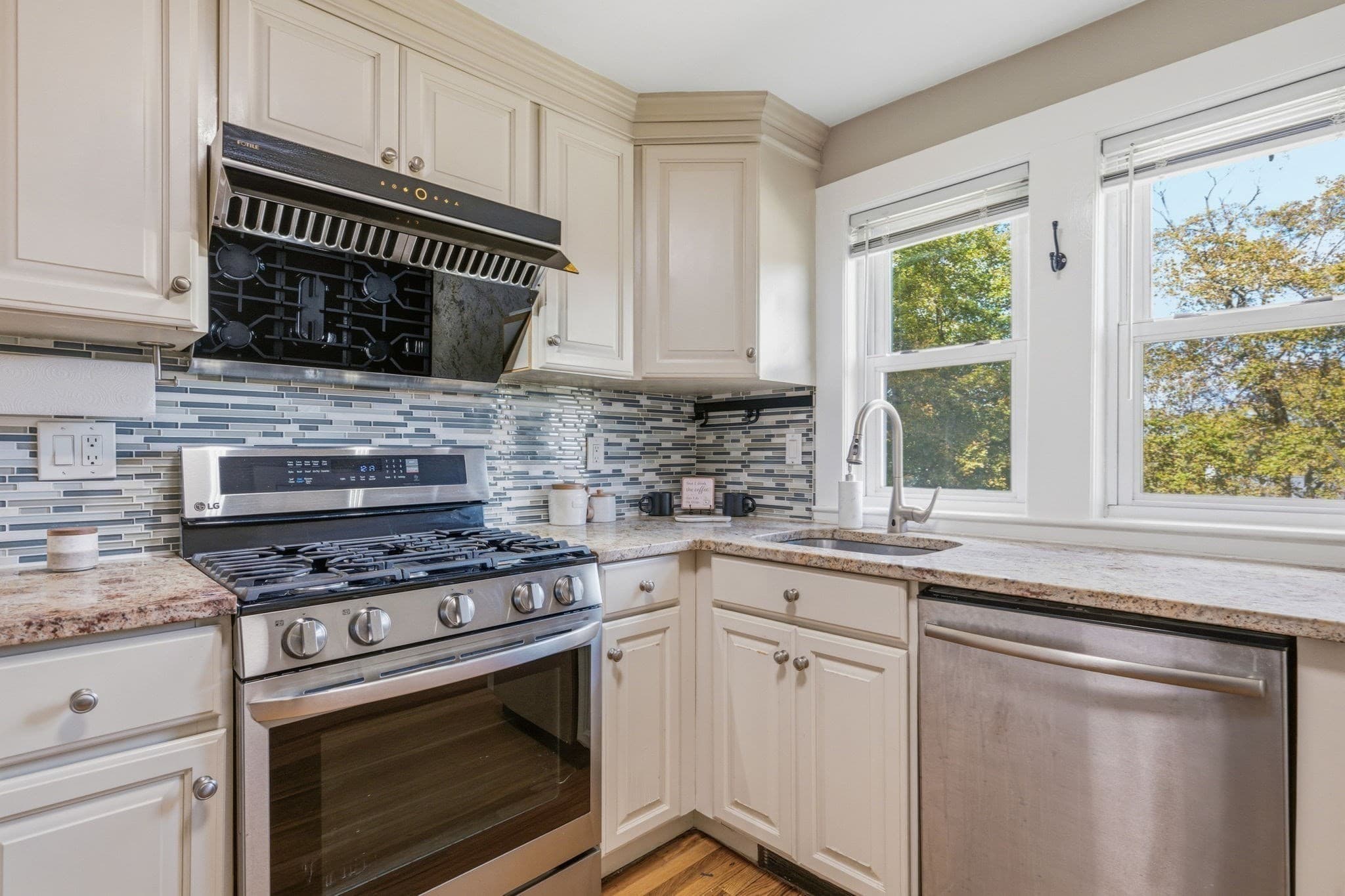 Condominium at 1145 Boylston St # 3, Newton MA 02464, Newton, photo 23 of 39