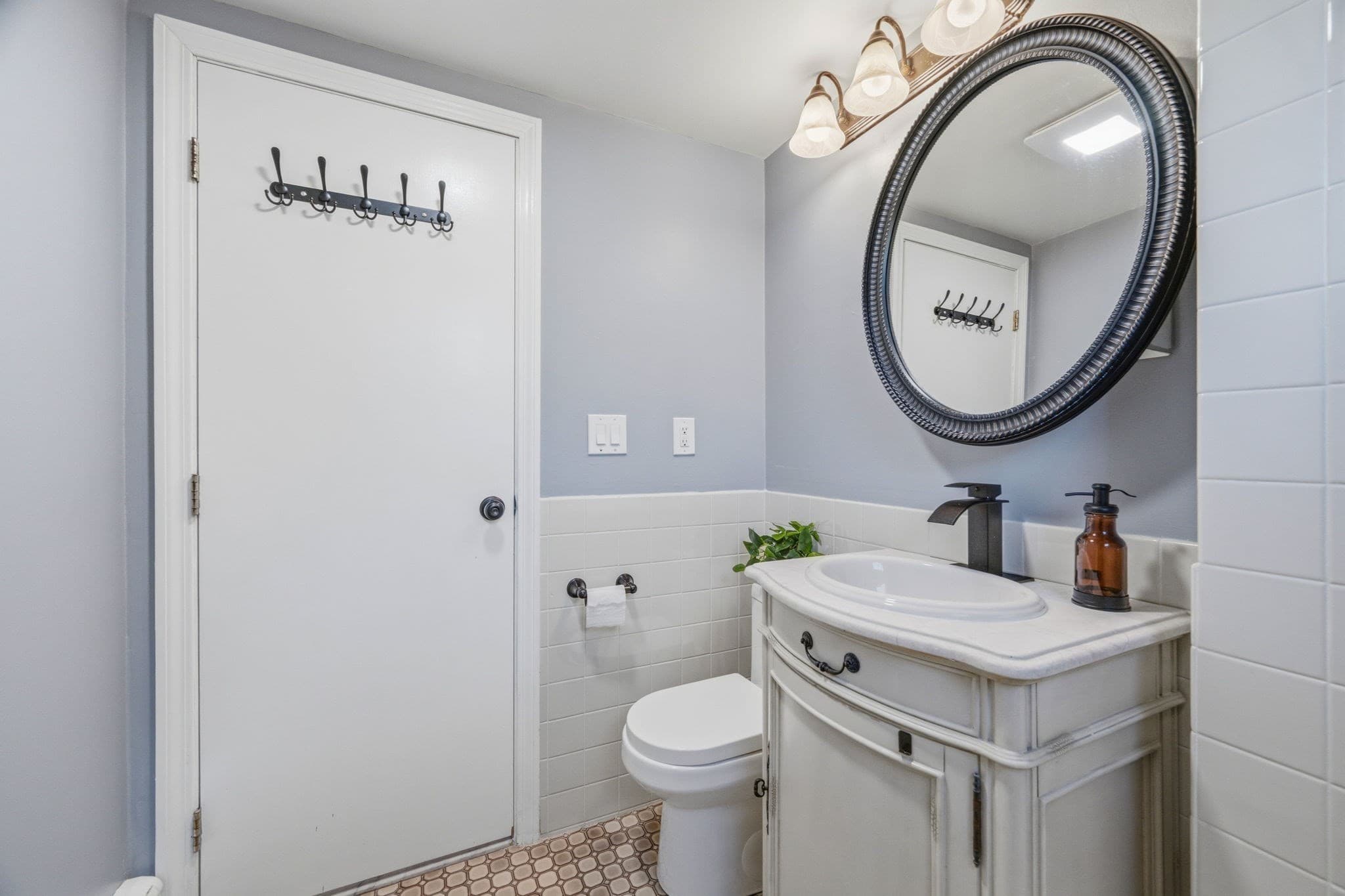 Condominium at 1145 Boylston St # 3, Newton MA 02464, Newton, photo 14 of 39