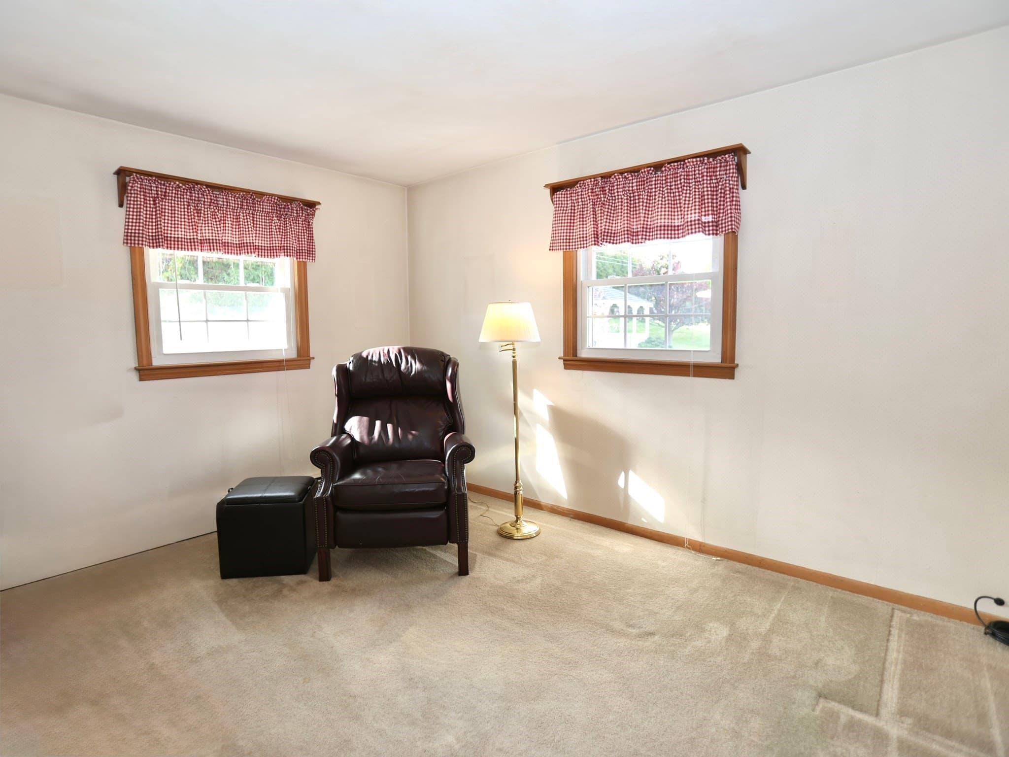 Single Family Residence at 16 Hycrest Dr, Worcester MA 01606, photo 12 of 20