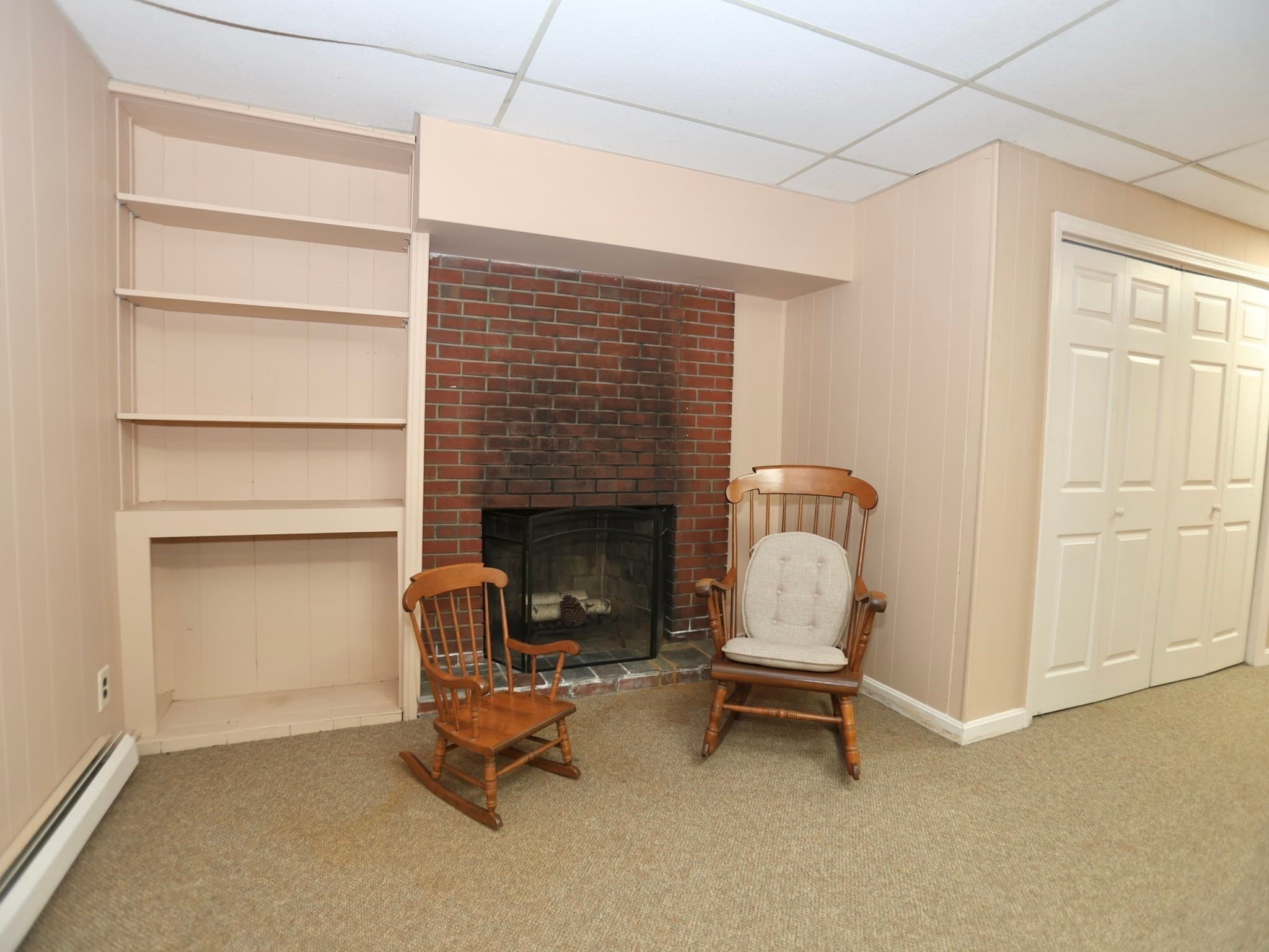 Single Family Residence at 16 Hycrest Dr, Worcester MA 01606, photo 14 of 20