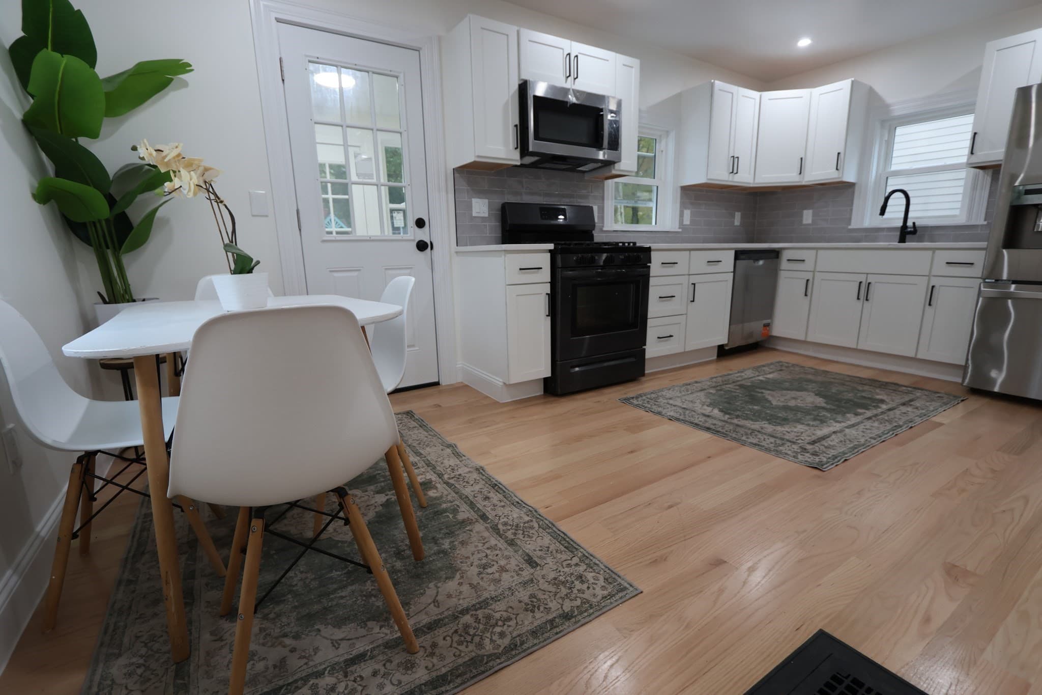 Single Family Residence at 8 Curve St, Newton MA 02465, Newton, photo 2 of 18